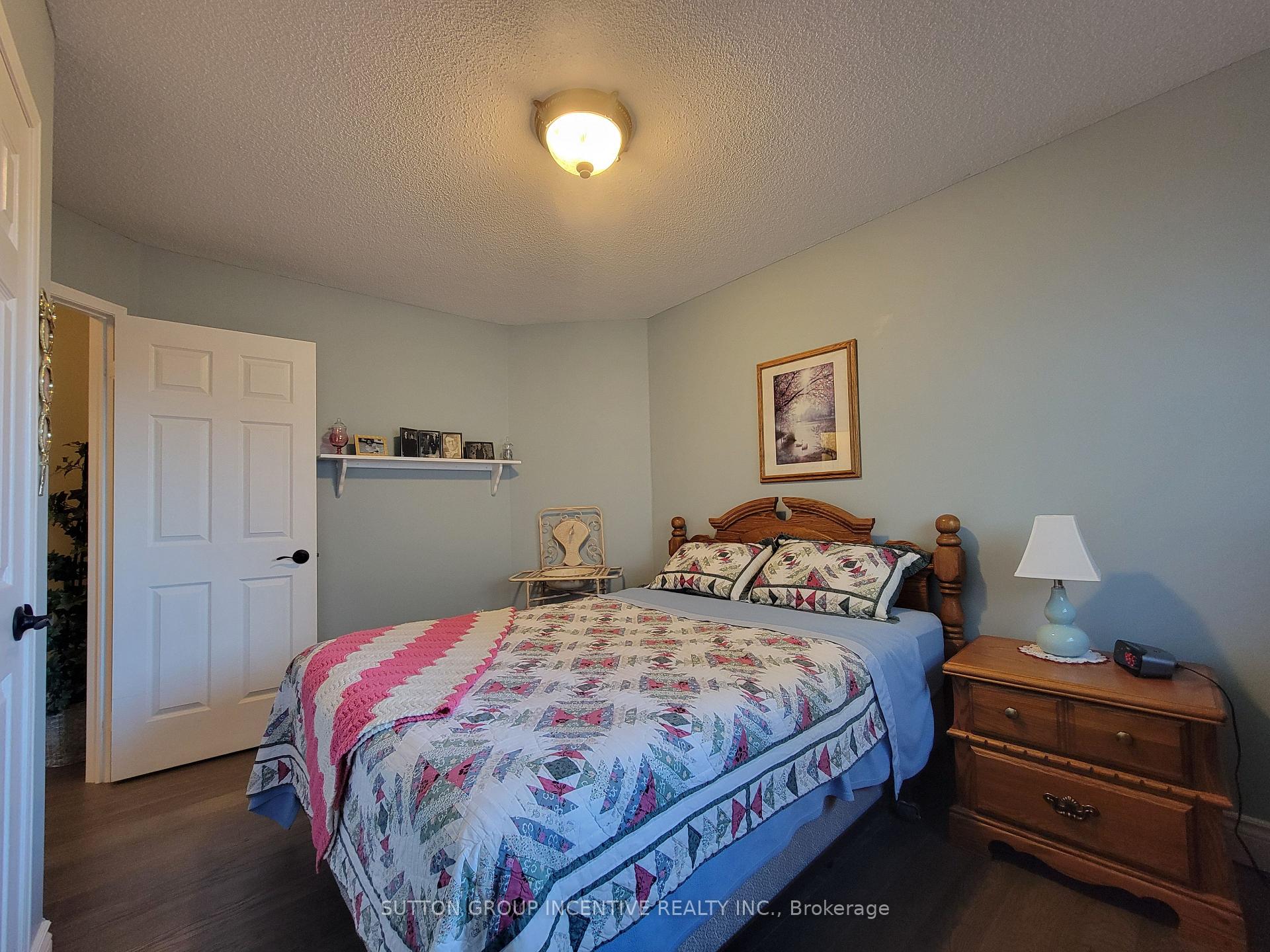 Photo 29 of 92 Sundew Drive, Barrie, Holly — HOMEH