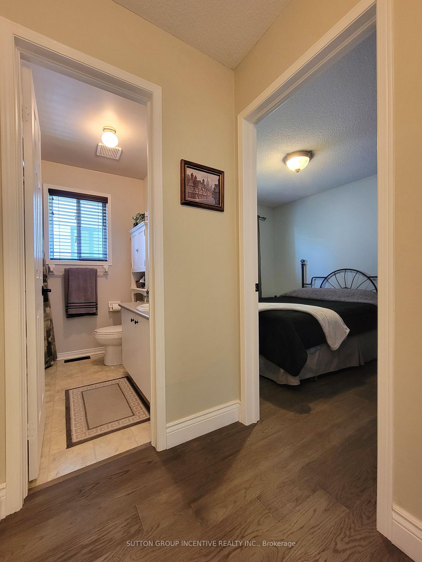 Photo 30 of 92 Sundew Drive, Barrie, Holly — HOMEH