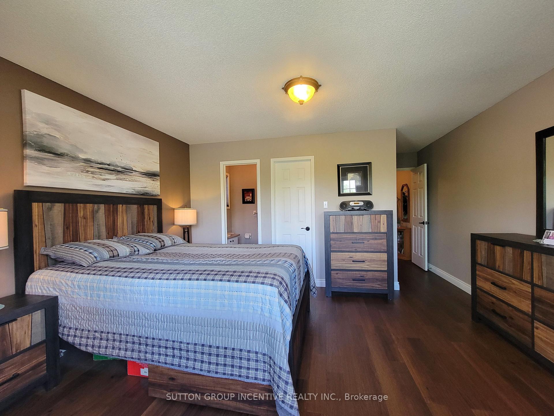 Photo 35 of 92 Sundew Drive, Barrie, Holly — HOMEH