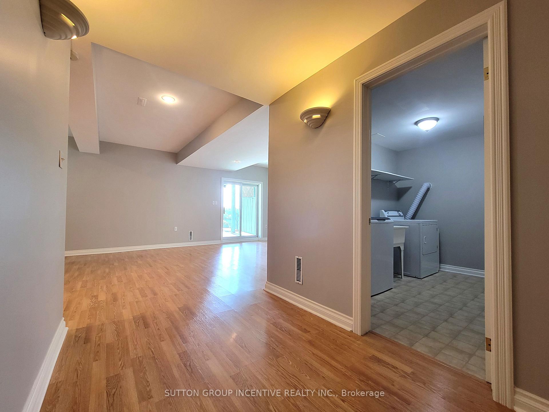 Photo 37 of 92 Sundew Drive, Barrie, Holly — HOMEH