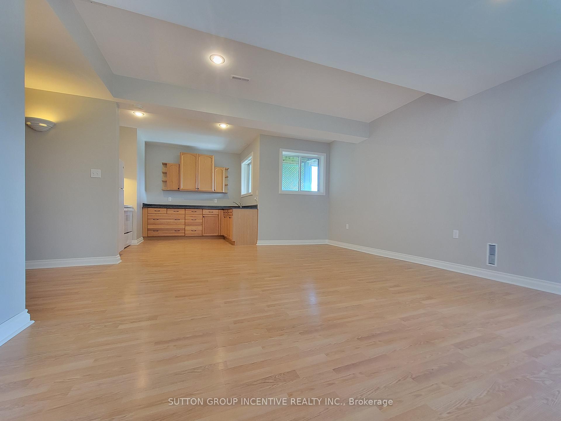 Photo 38 of 92 Sundew Drive, Barrie, Holly — HOMEH