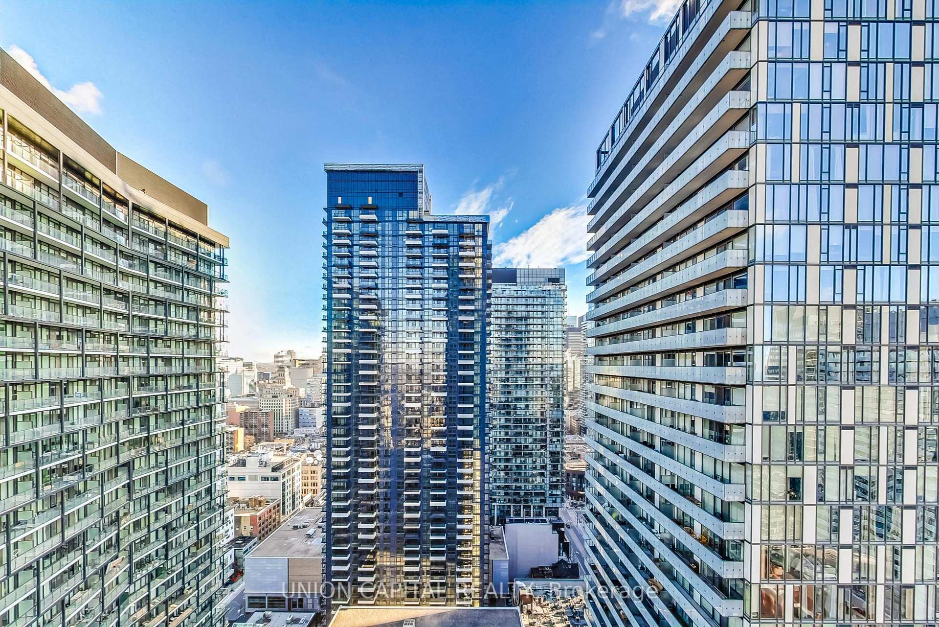Front of Unit 3305, 108 Peter Street
