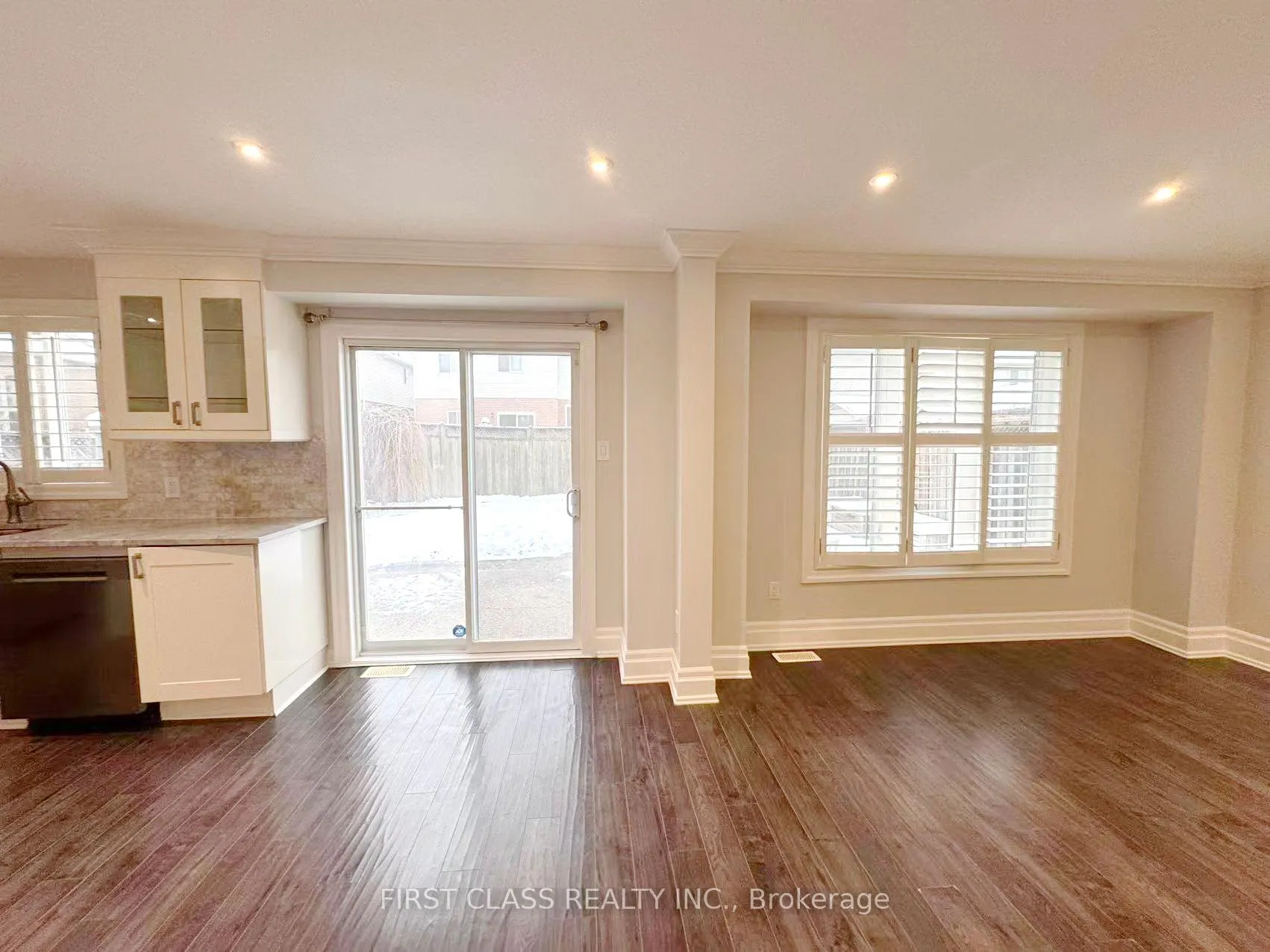 Photo 12 of 56 Moorland Crescent, Hamilton, Meadowlands — HOMEH