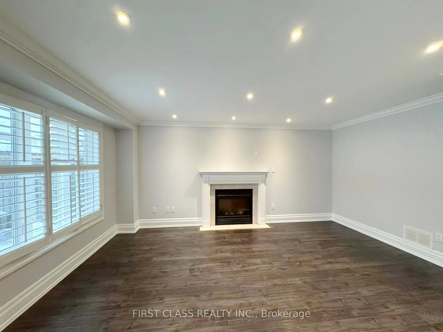 Photo 13 of 56 Moorland Crescent, Hamilton, Meadowlands — HOMEH