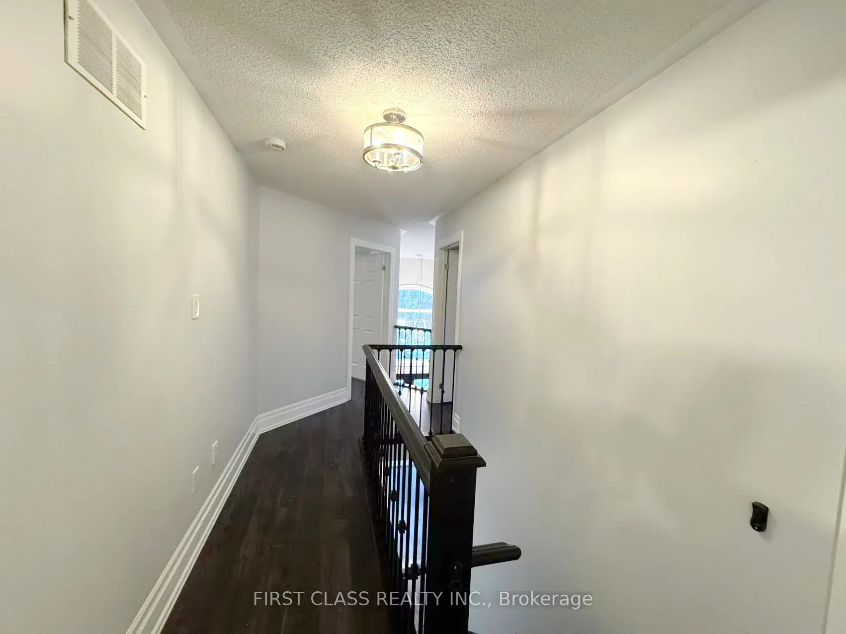 Photo 18 of 56 Moorland Crescent, Hamilton, Meadowlands — HOMEH