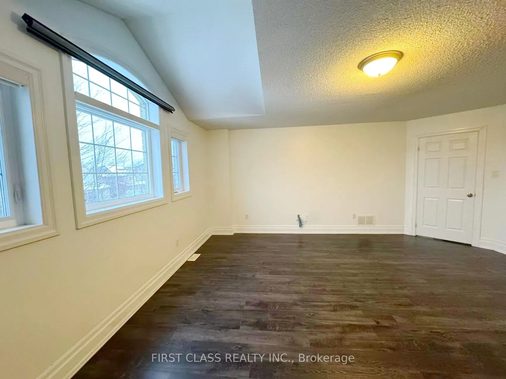 Photo 31 of 56 Moorland Crescent, Hamilton, Meadowlands — HOMEH