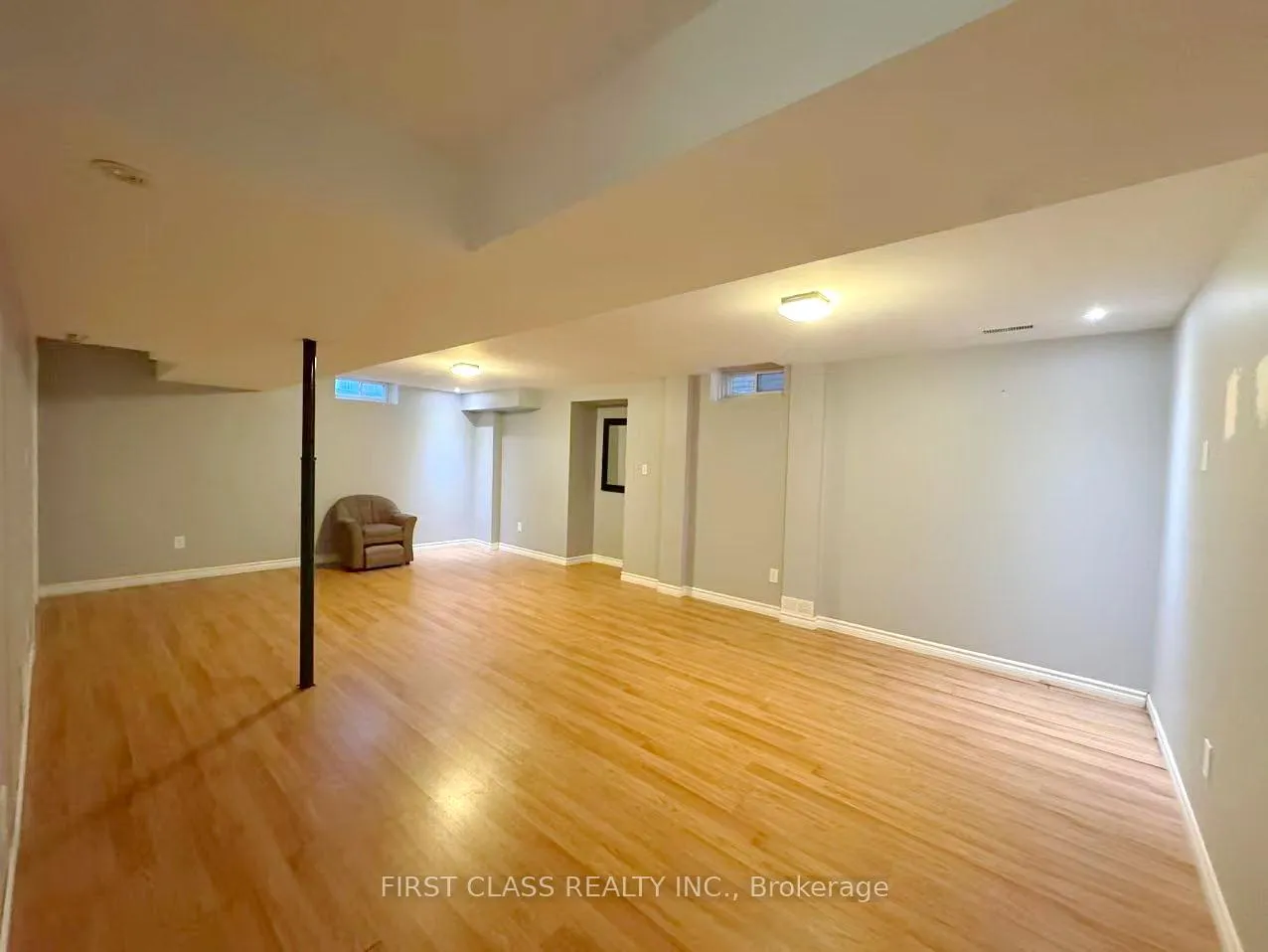 Photo 36 of 56 Moorland Crescent, Hamilton, Meadowlands — HOMEH