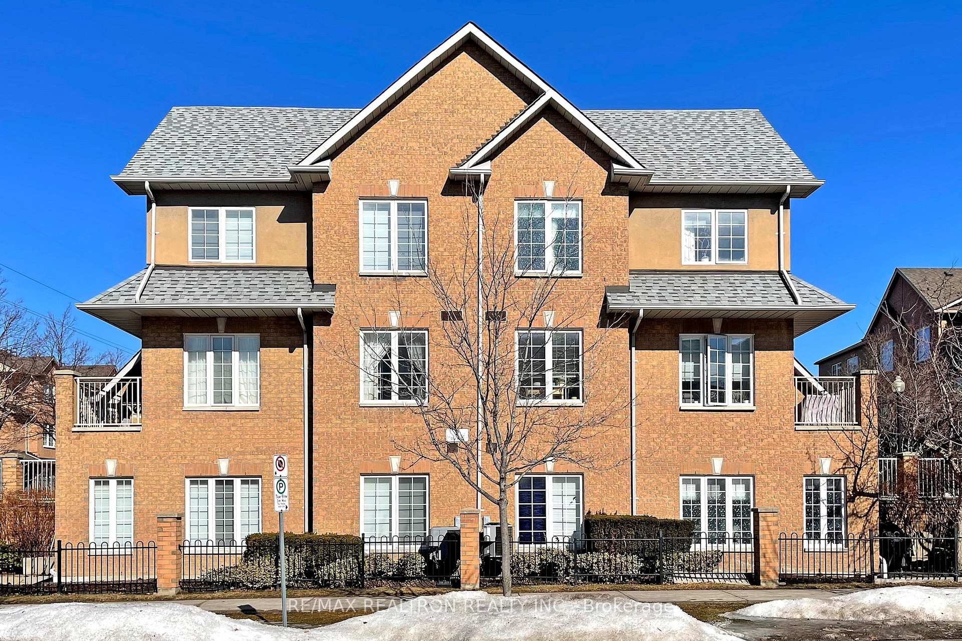 Photo 34 of Unit 7, 2 Cox Boulevard, Markham, Unionville — HOMEH
