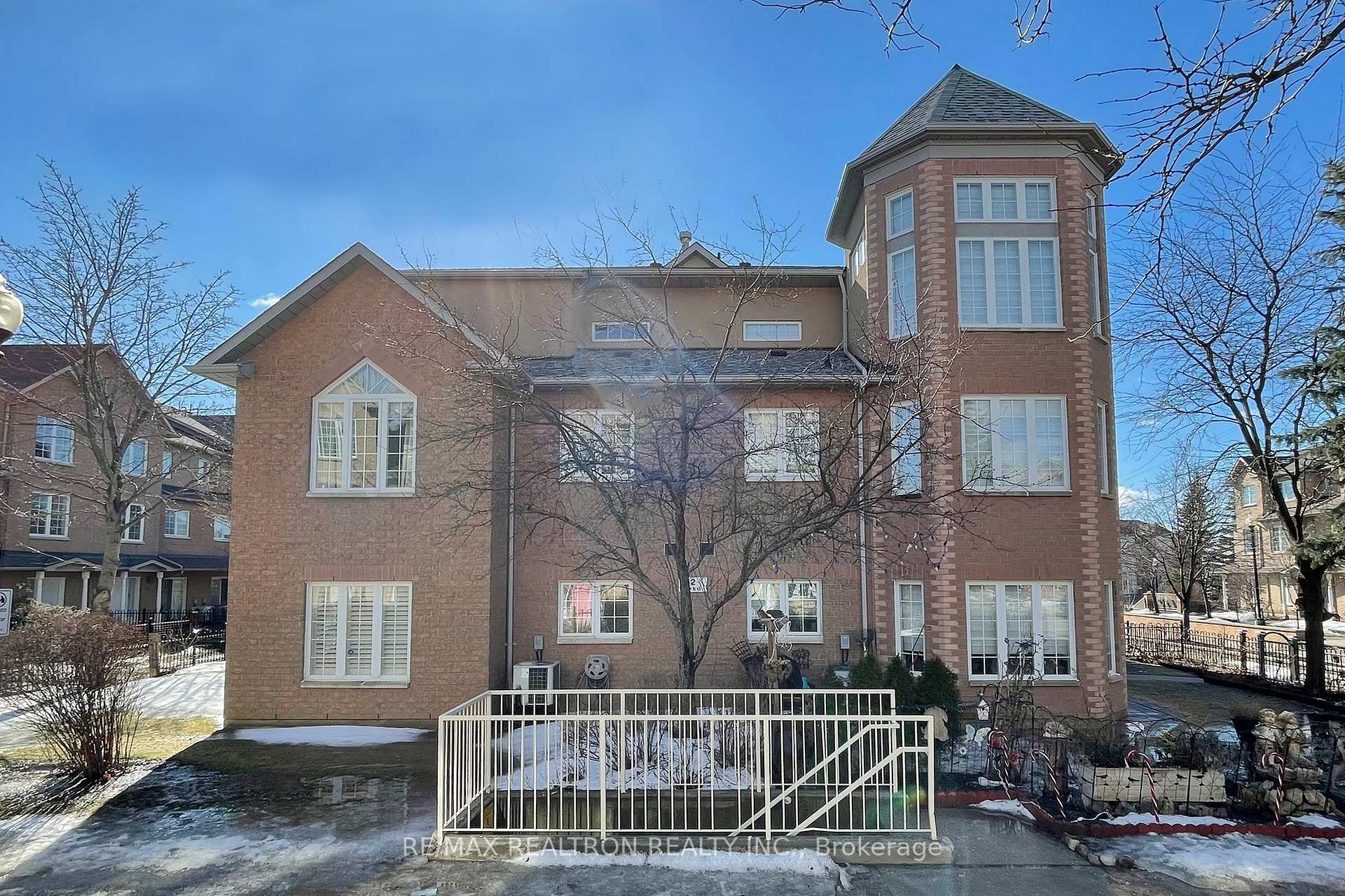 Photo 33 of Unit 7, 2 Cox Boulevard, Markham, Unionville — HOMEH