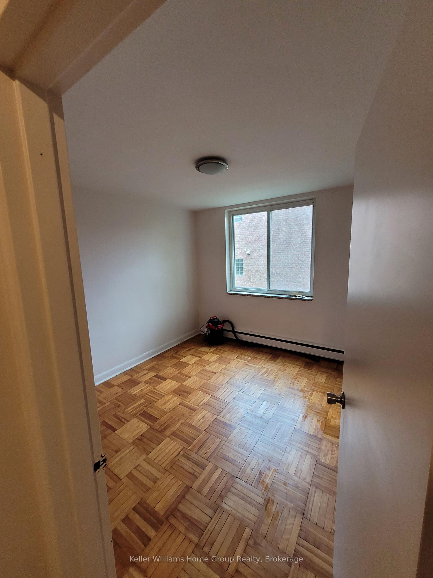 Photo 9 of Unit 4, 6 Forest Hill Drive, Guelph, Dovercliffe Park/Old University — HOMEH
