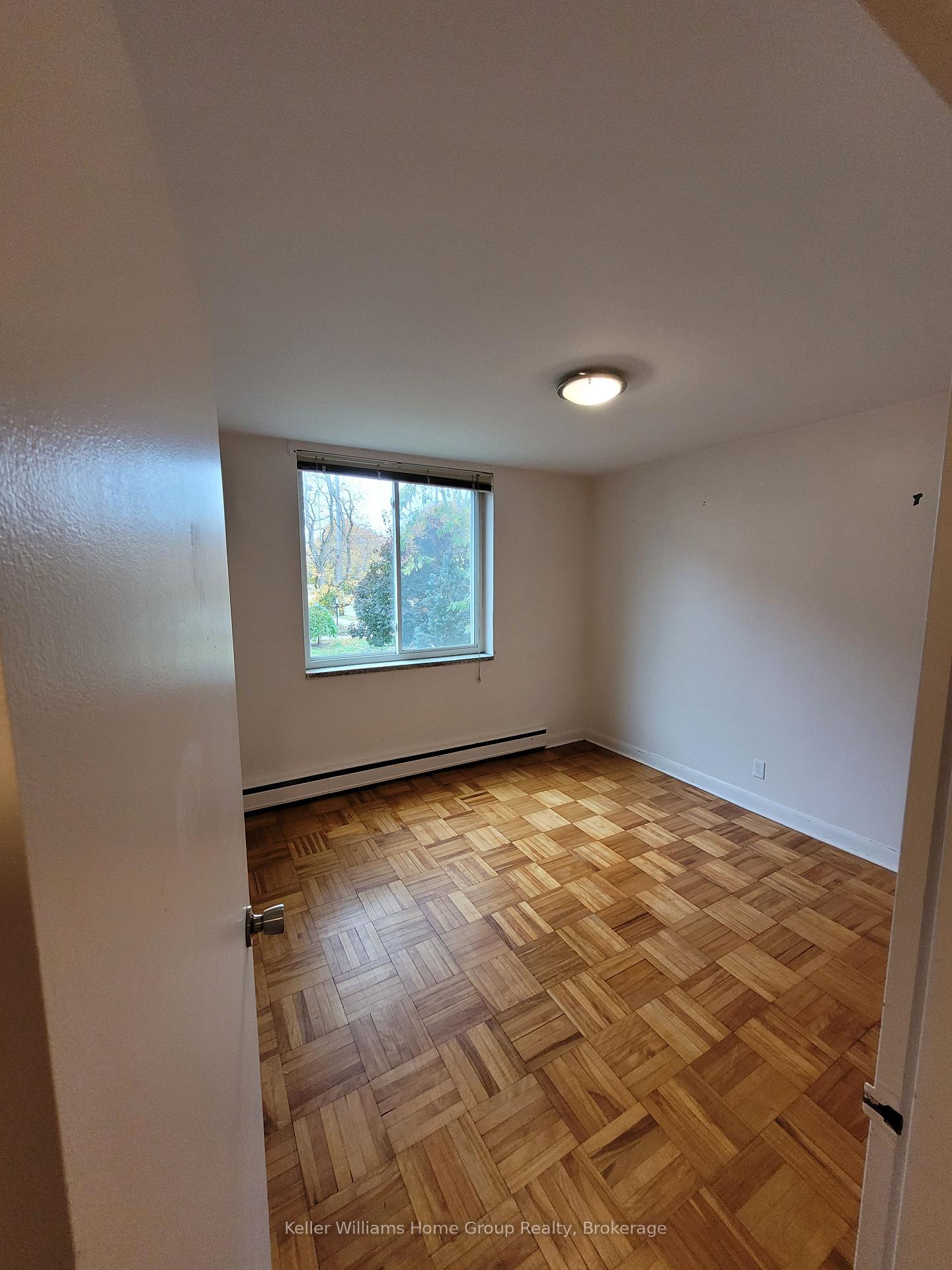 Photo 10 of Unit 4, 6 Forest Hill Drive, Guelph, Dovercliffe Park/Old University — HOMEH