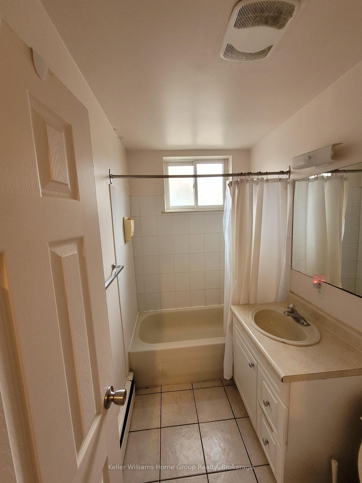 Photo 11 of Unit 4, 6 Forest Hill Drive, Guelph, Dovercliffe Park/Old University — HOMEH