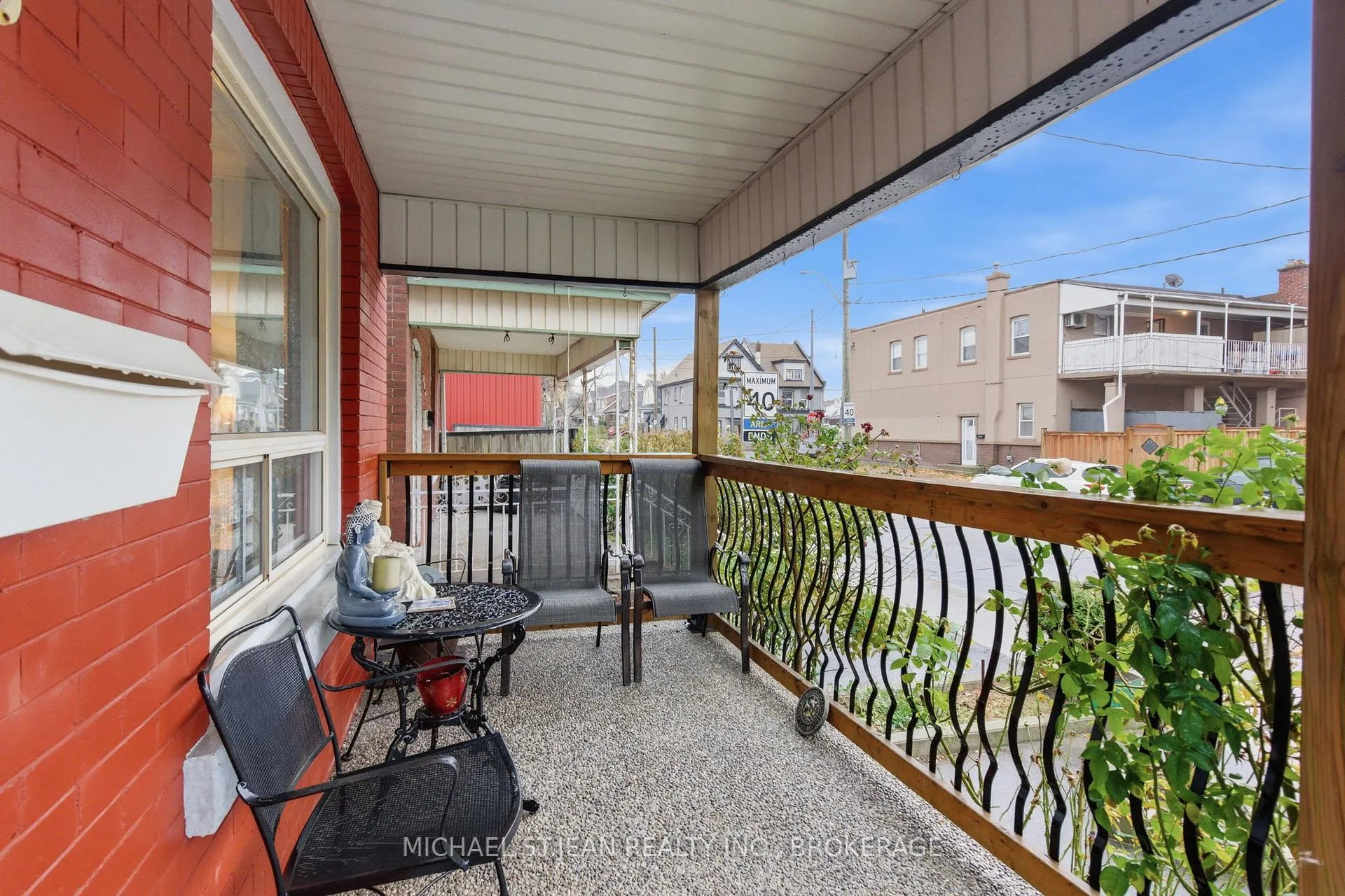 Photo 5 of 196 Avondale Street, Hamilton, Crown Point — HOMEH