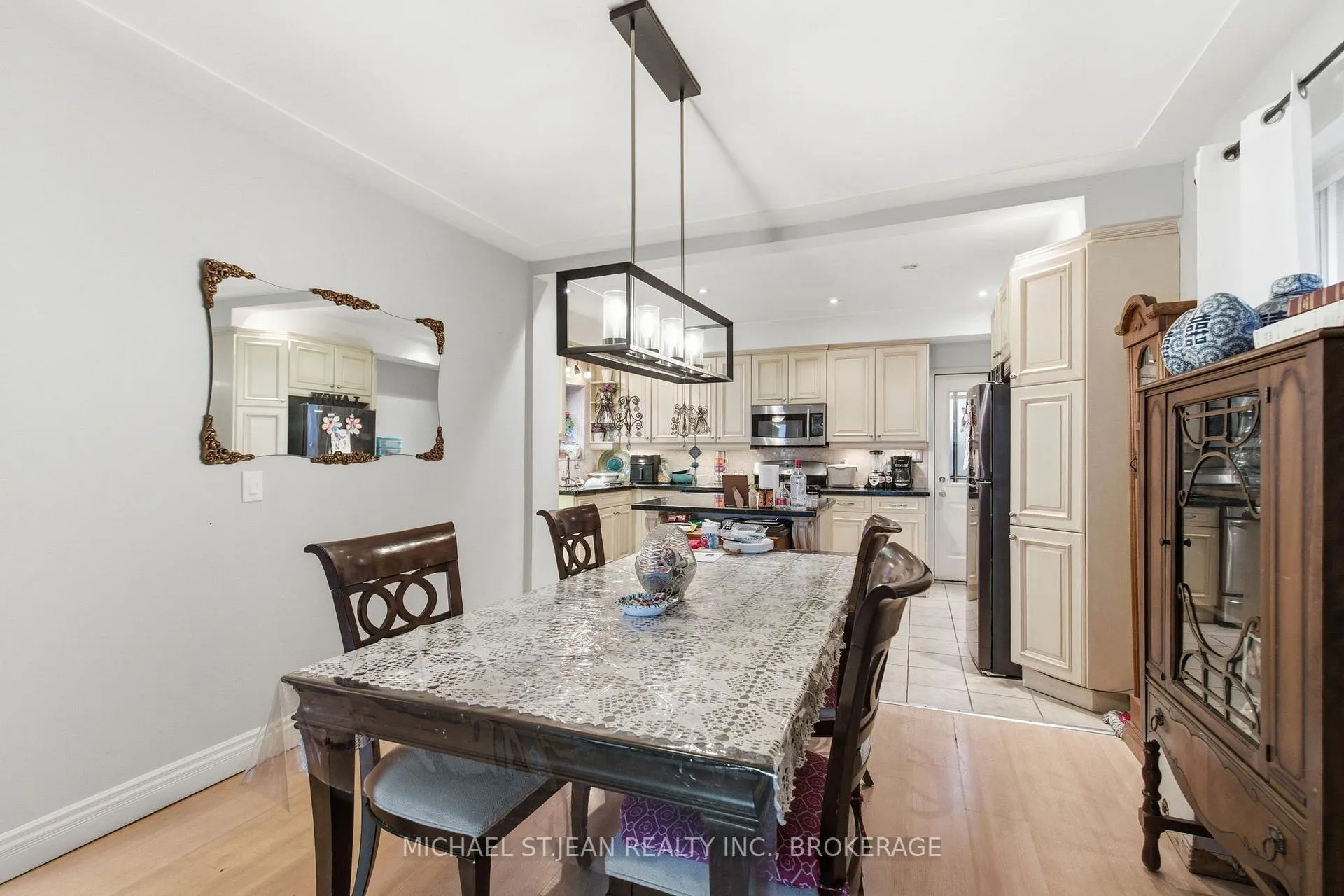 Photo 11 of 196 Avondale Street, Hamilton, Crown Point — HOMEH