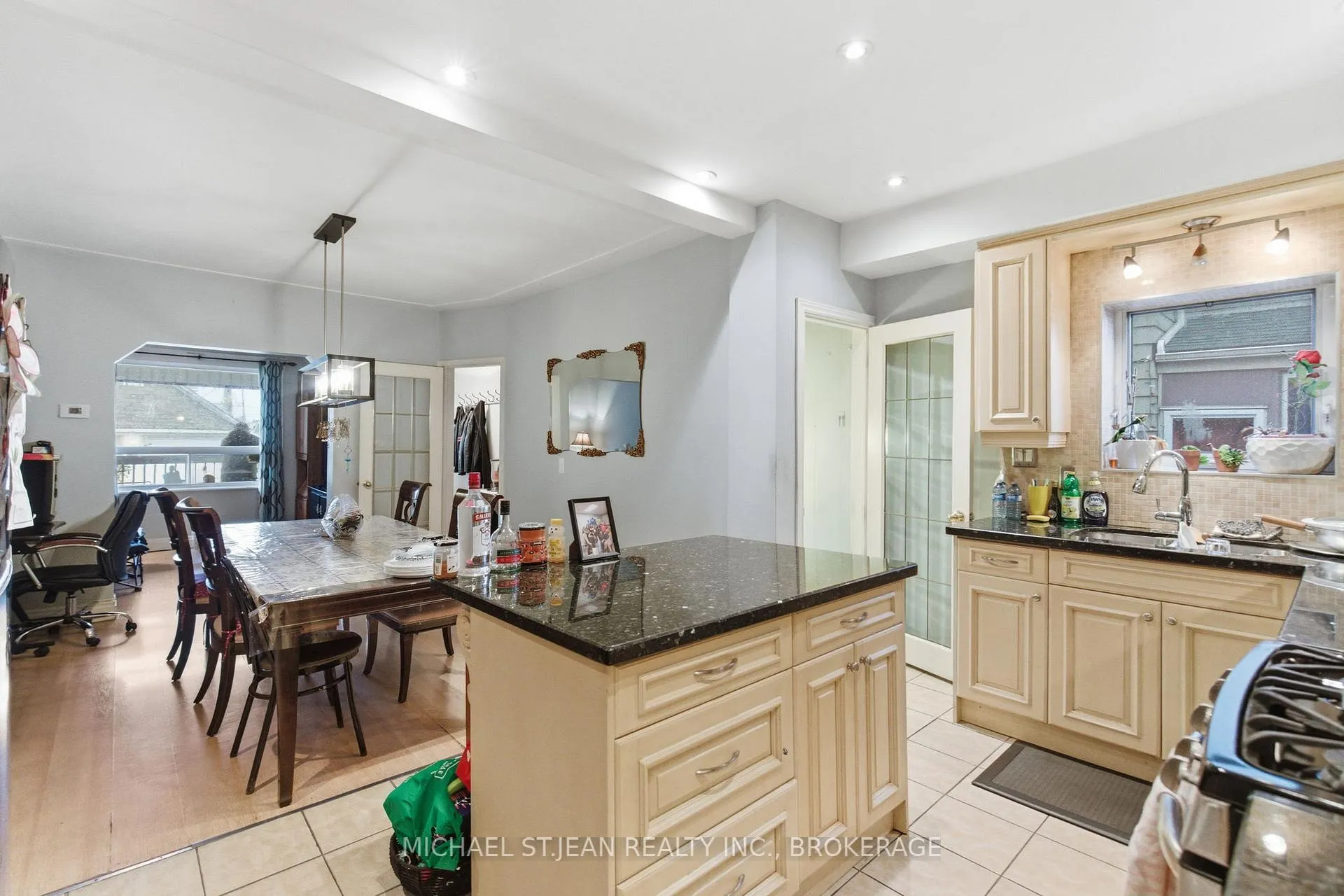 Photo 16 of 196 Avondale Street, Hamilton, Crown Point — HOMEH