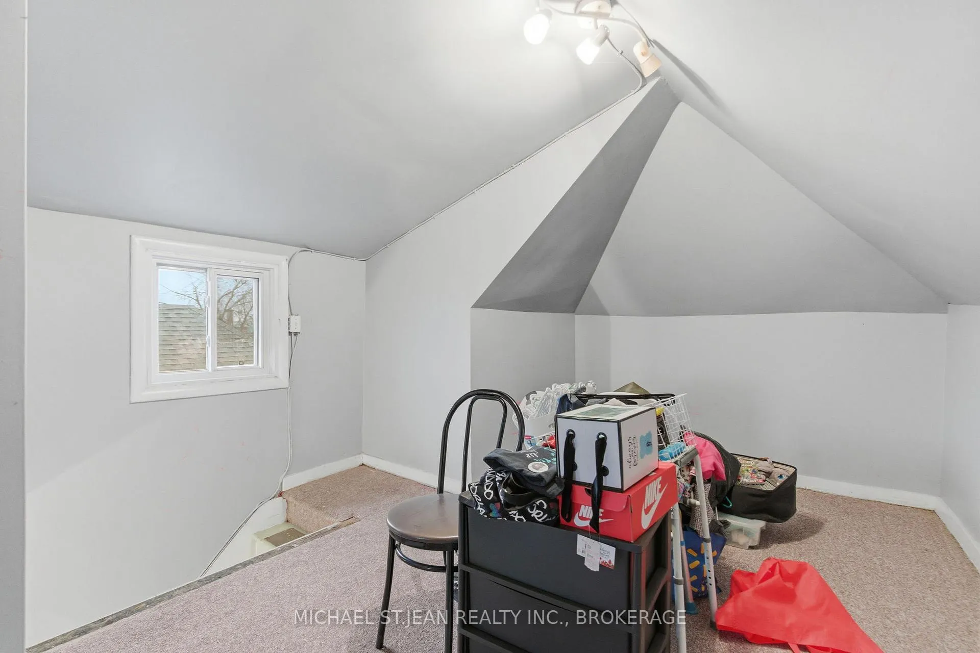 Photo 26 of 196 Avondale Street, Hamilton, Crown Point — HOMEH