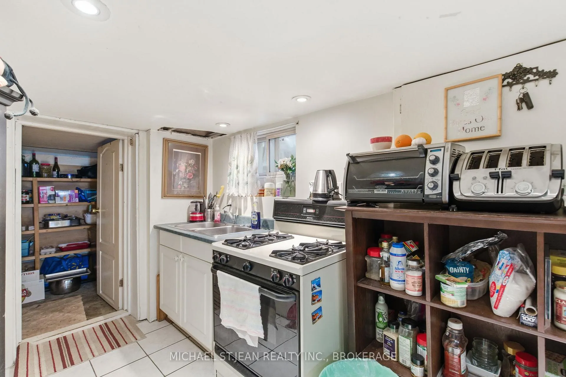 Photo 27 of 196 Avondale Street, Hamilton, Crown Point — HOMEH