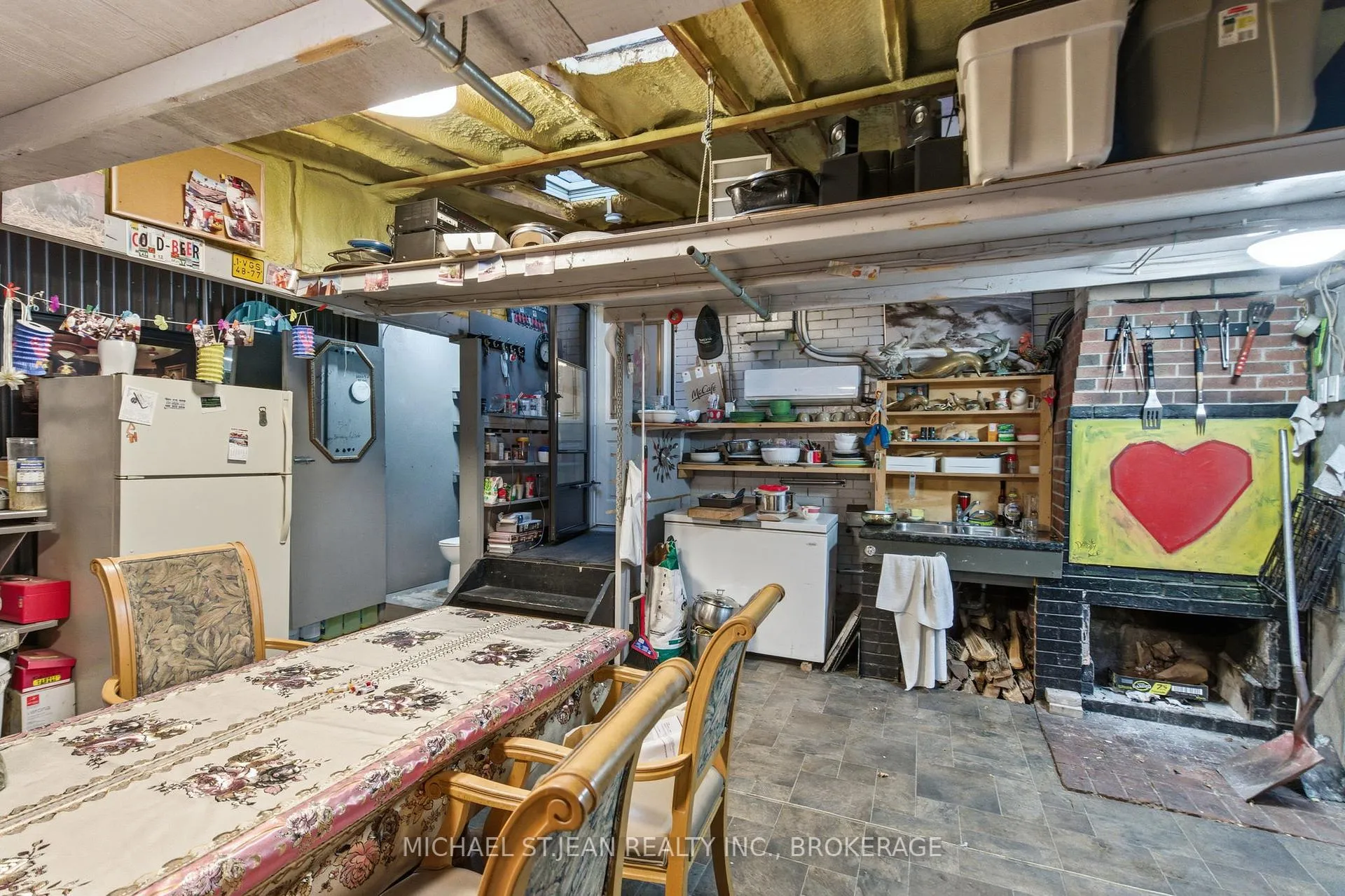 Photo 31 of 196 Avondale Street, Hamilton, Crown Point — HOMEH