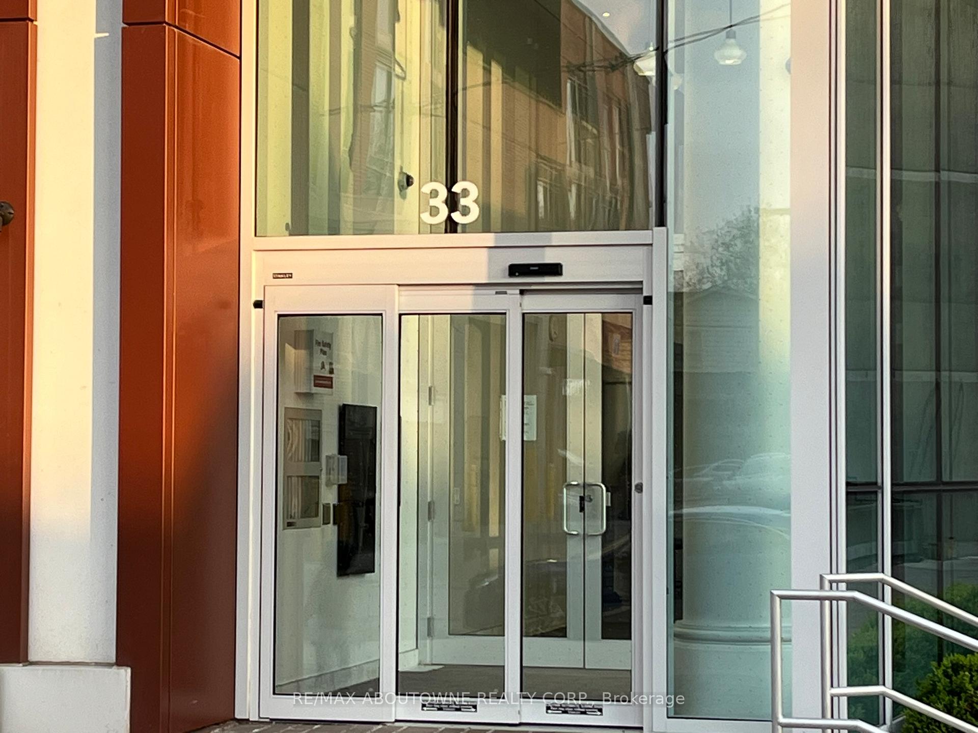 Photo 2 of Unit 1509, 33 Helendale Avenue, Toronto, Yonge-Eglinton — HOMEH