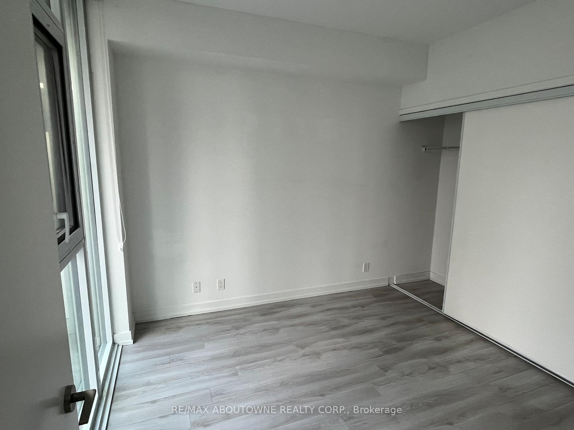 Photo 9 of Unit 1509, 33 Helendale Avenue, Toronto, Yonge-Eglinton — HOMEH