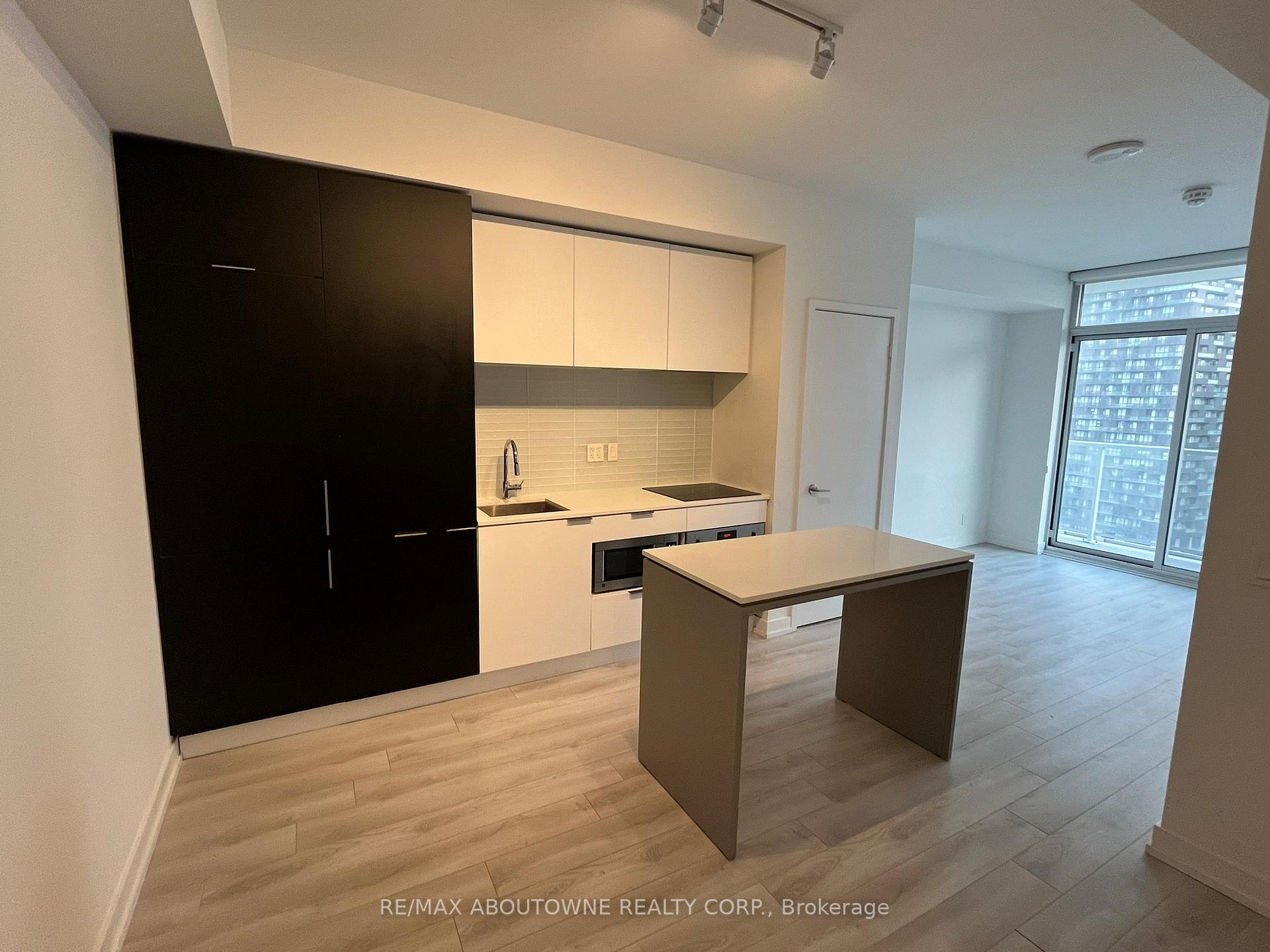 Photo 8 of Unit 1509, 33 Helendale Avenue, Toronto, Yonge-Eglinton — HOMEH