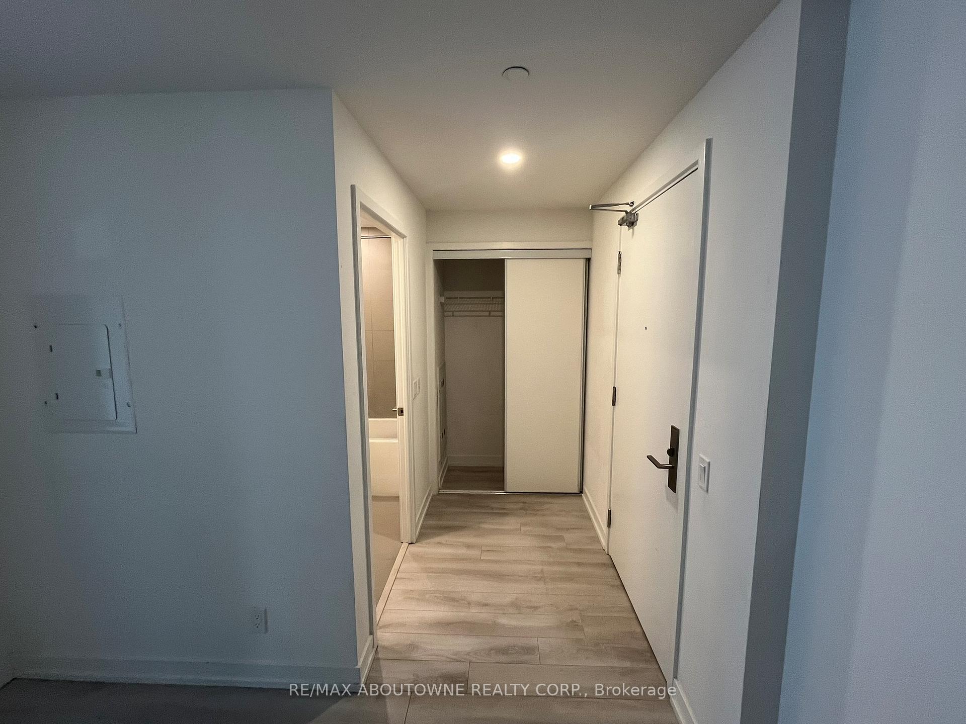 Photo 6 of Unit 1509, 33 Helendale Avenue, Toronto, Yonge-Eglinton — HOMEH