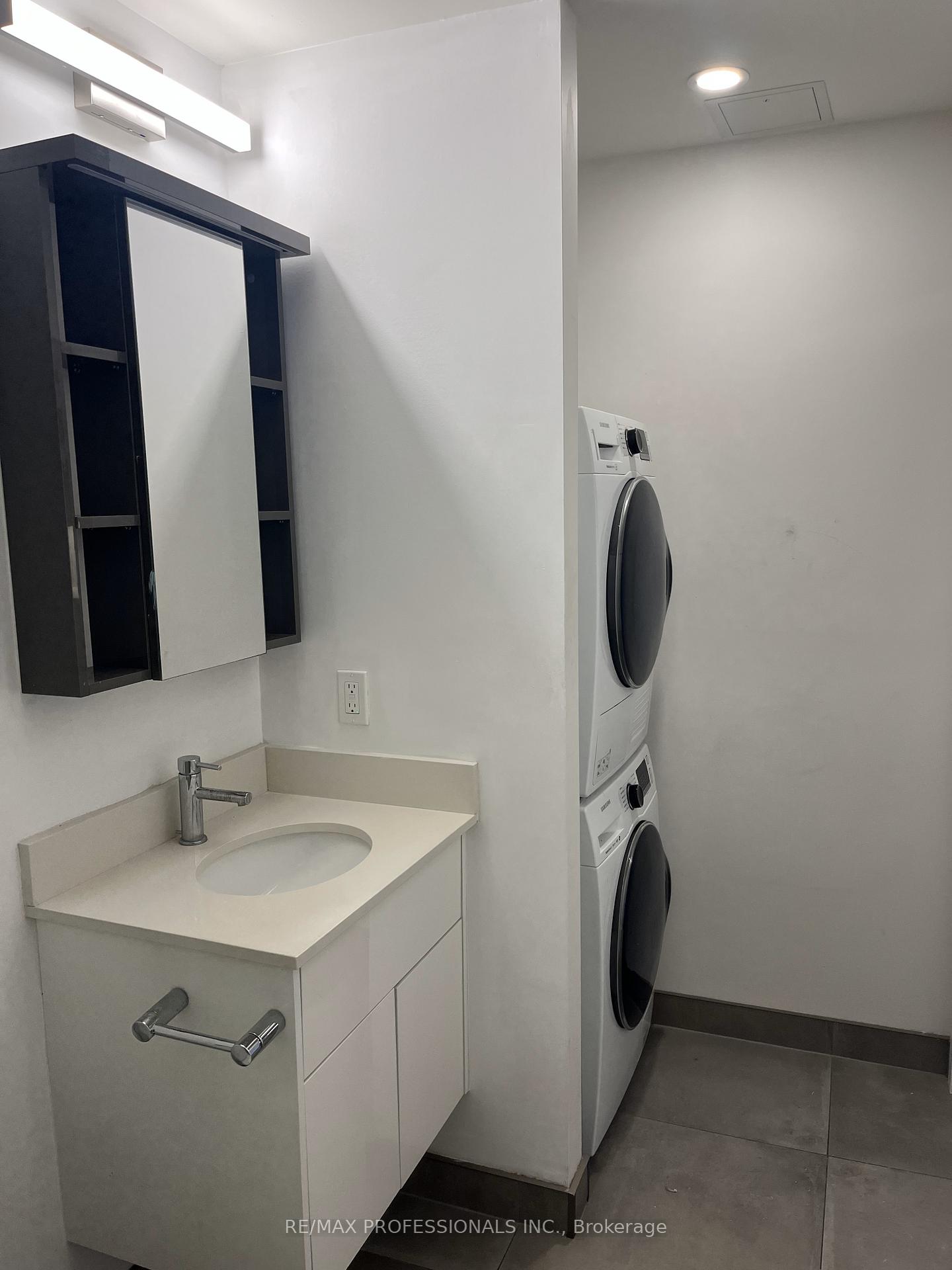 Photo 9 of Unit 2711, 60 Frederick Street, Kitchener — HOMEH