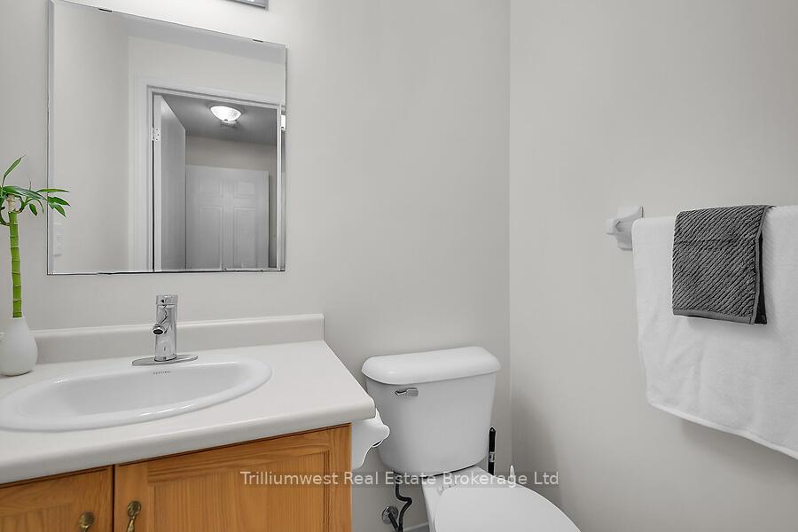 Photo 8 of 105 Southcreek Trail, Guelph, Kortright West — HOMEH