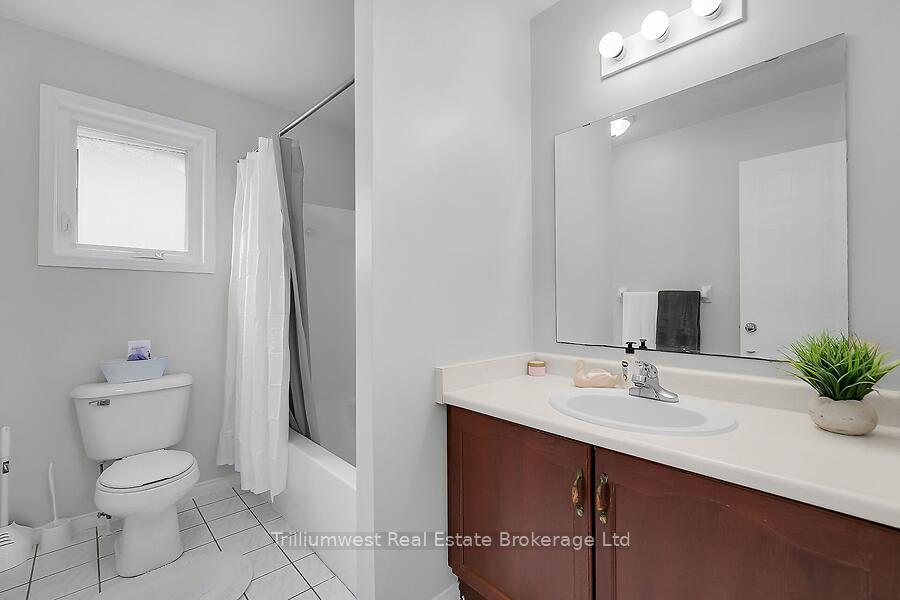 Photo 19 of 105 Southcreek Trail, Guelph, Kortright West — HOMEH