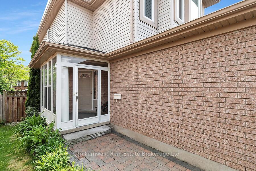 Photo 35 of 105 Southcreek Trail, Guelph, Kortright West — HOMEH