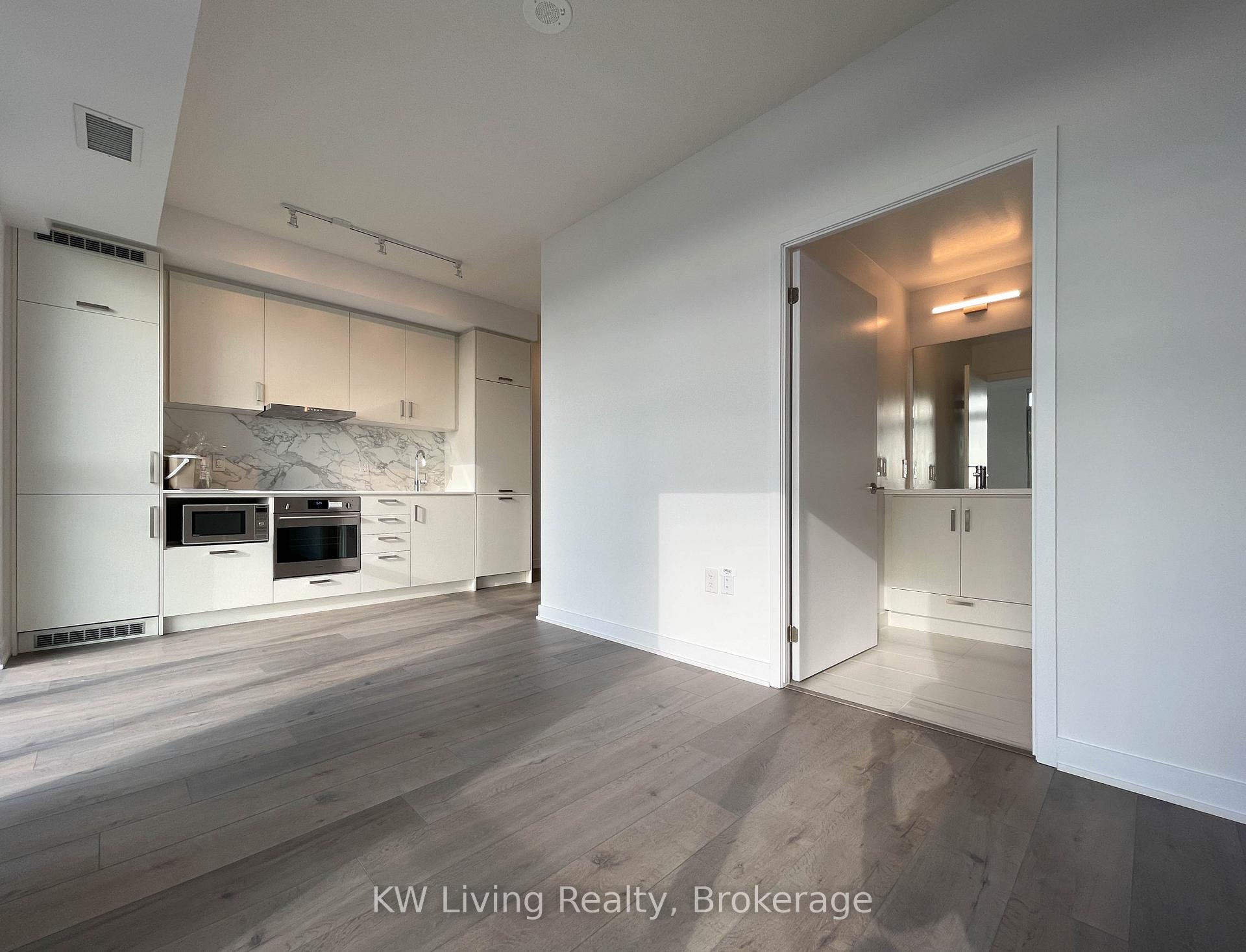 Photo 6 of Unit 1506, 60 Honeycrisp Crescent, Vaughan, Vaughan Corporate Centre — HOMEH