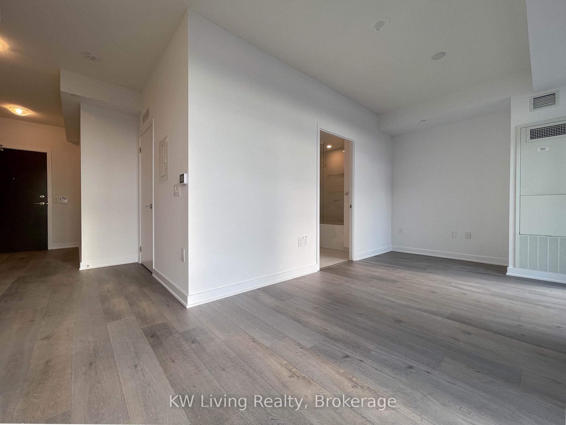Photo 4 of Unit 1506, 60 Honeycrisp Crescent, Vaughan, Vaughan Corporate Centre — HOMEH