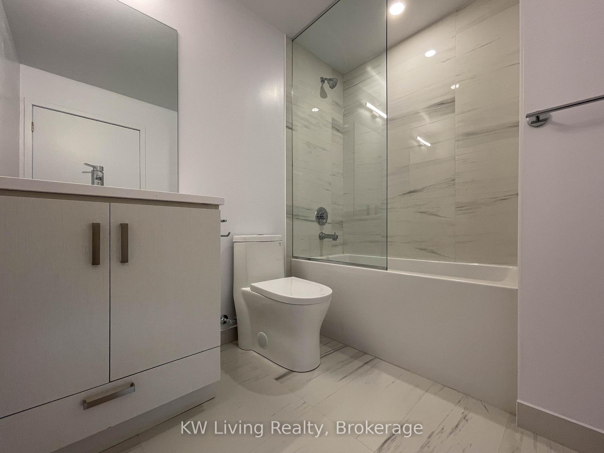 Photo 9 of Unit 1506, 60 Honeycrisp Crescent, Vaughan, Vaughan Corporate Centre — HOMEH