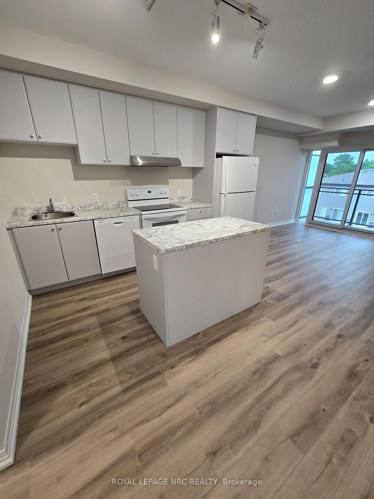 Photo 3 of Unit 319, 50 Herrick Avenue, St. Catharines, Oakdale — HOMEH