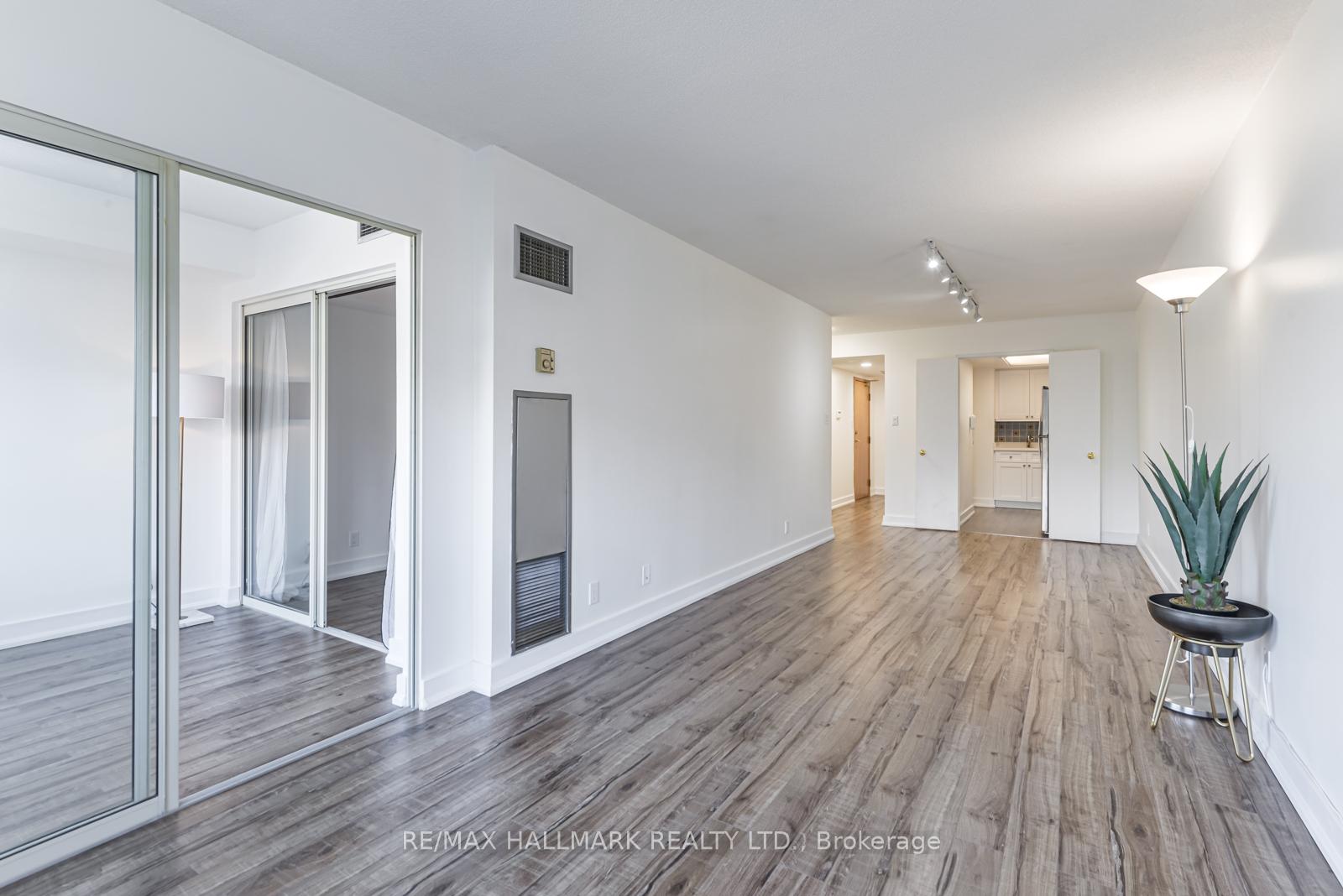 Photo 7 of Unit 507, 195 Wynford Drive, Toronto, Flemingdon Park — HOMEH