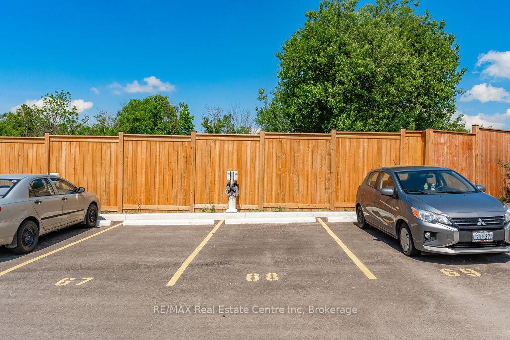Photo 11 of Unit 520, 120 Huron Street, Guelph, St. Patrick's Ward — HOMEH