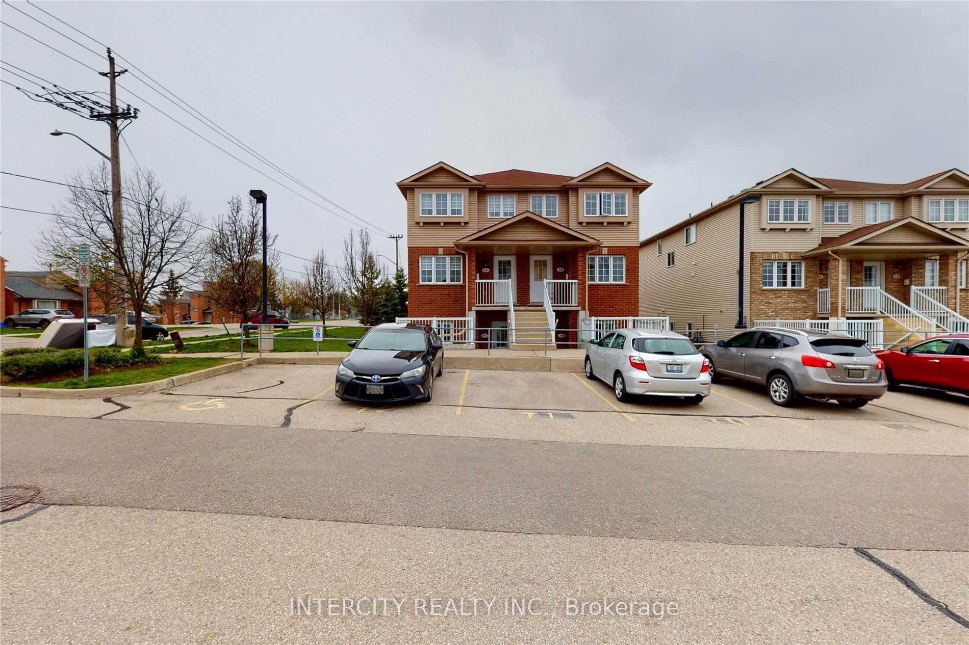 Photo 1 of Unit 1A, 50 Howe Drive, Kitchener, Laurentian Hills — HOMEH