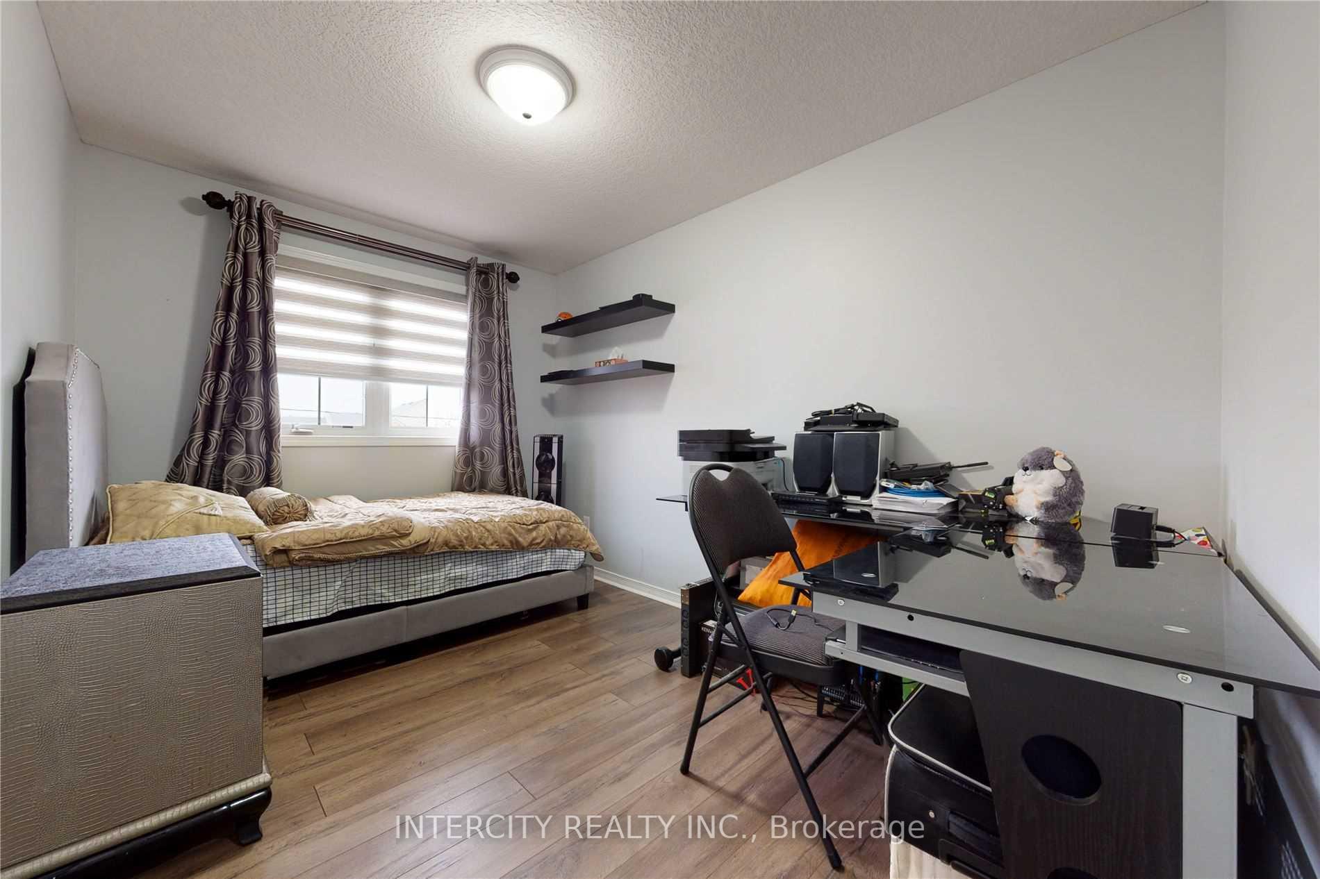 Photo 10 of Unit 1A, 50 Howe Drive, Kitchener, Laurentian Hills — HOMEH