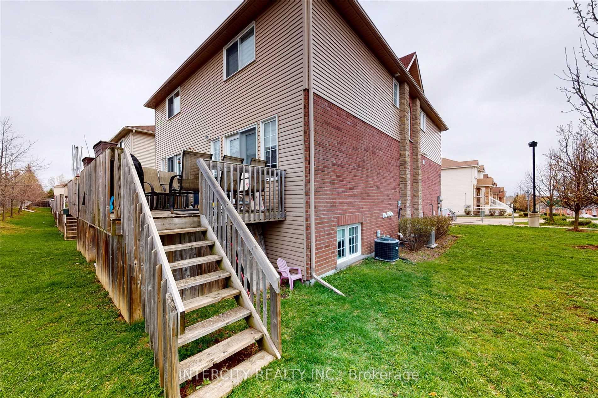 Photo 16 of Unit 1A, 50 Howe Drive, Kitchener, Laurentian Hills — HOMEH