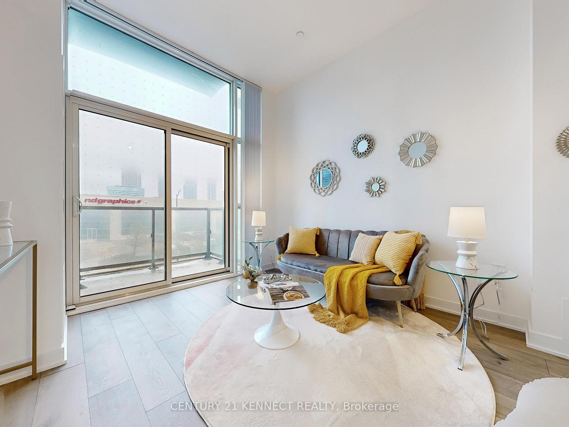 Photo 11 of Unit 215, 10 Honeycrisp Crescent, Vaughan, Vaughan Corporate Centre — HOMEH