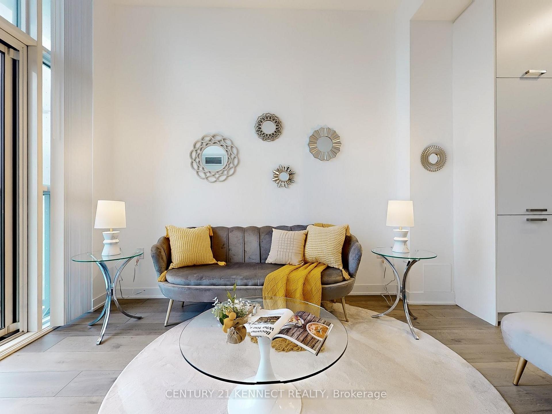 Photo 7 of Unit 215, 10 Honeycrisp Crescent, Vaughan, Vaughan Corporate Centre — HOMEH