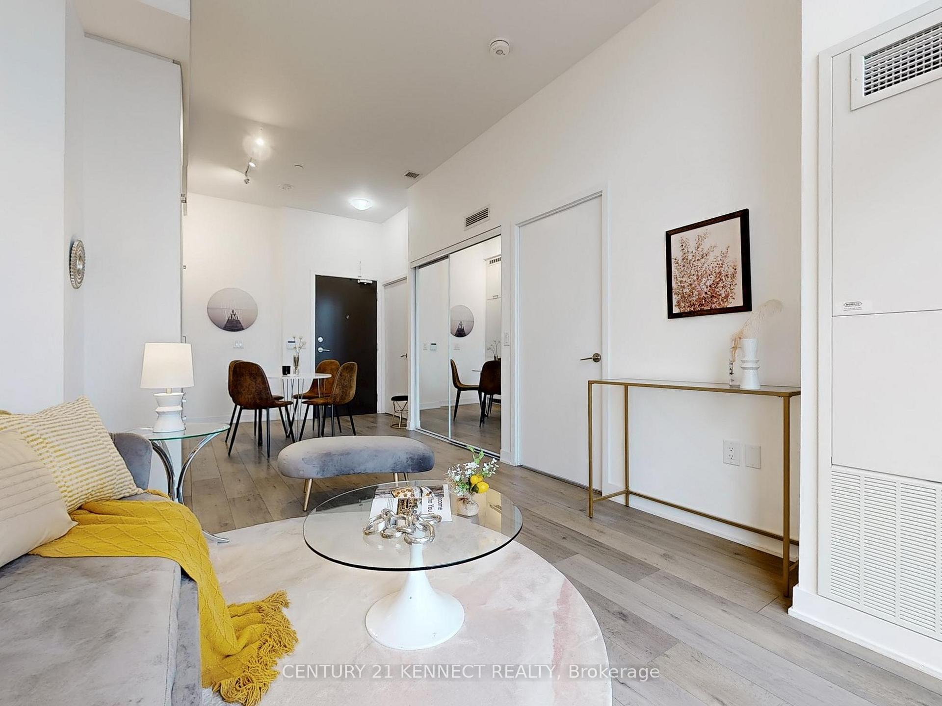 Photo 10 of Unit 215, 10 Honeycrisp Crescent, Vaughan, Vaughan Corporate Centre — HOMEH