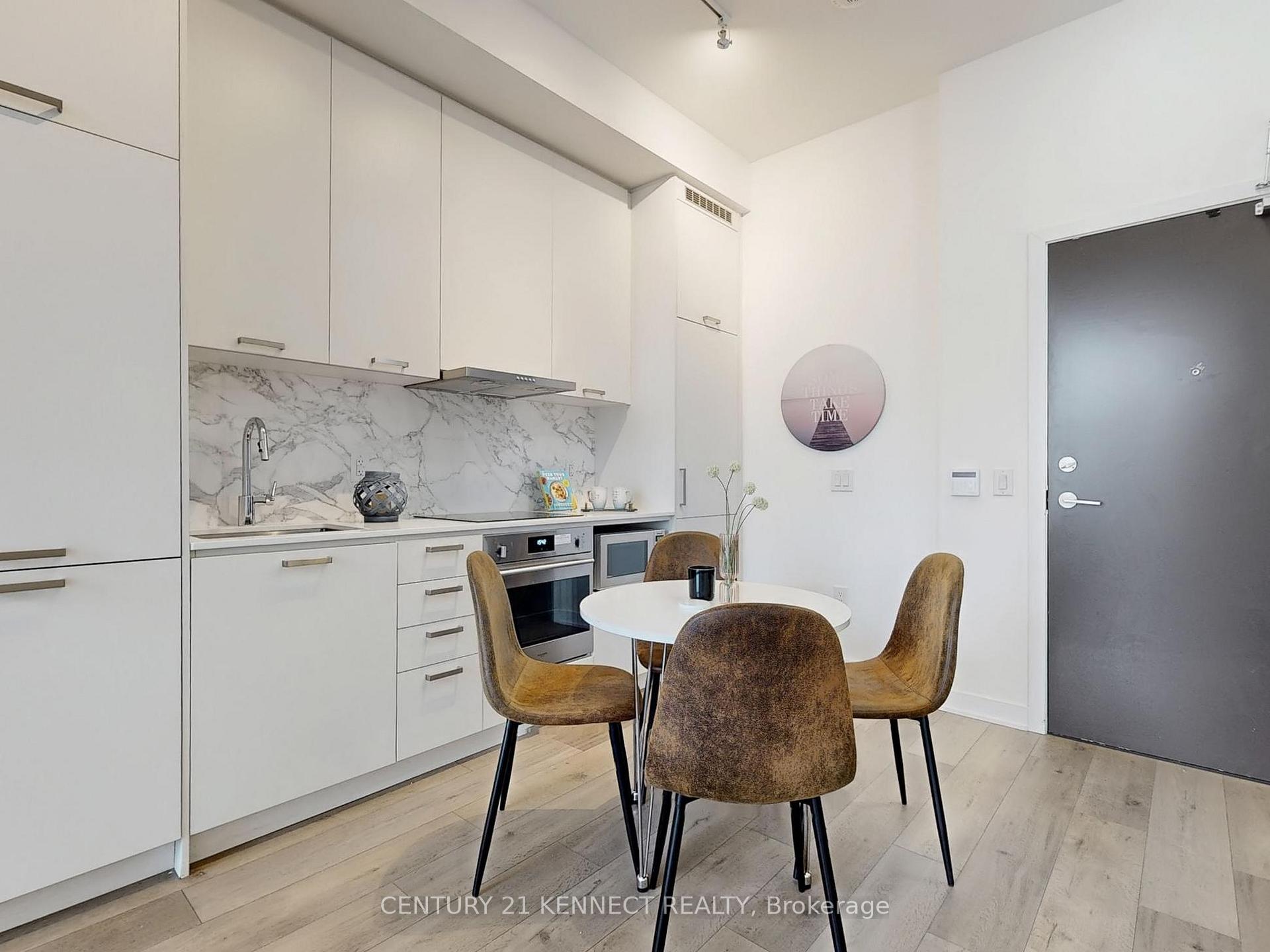 Photo 14 of Unit 215, 10 Honeycrisp Crescent, Vaughan, Vaughan Corporate Centre — HOMEH