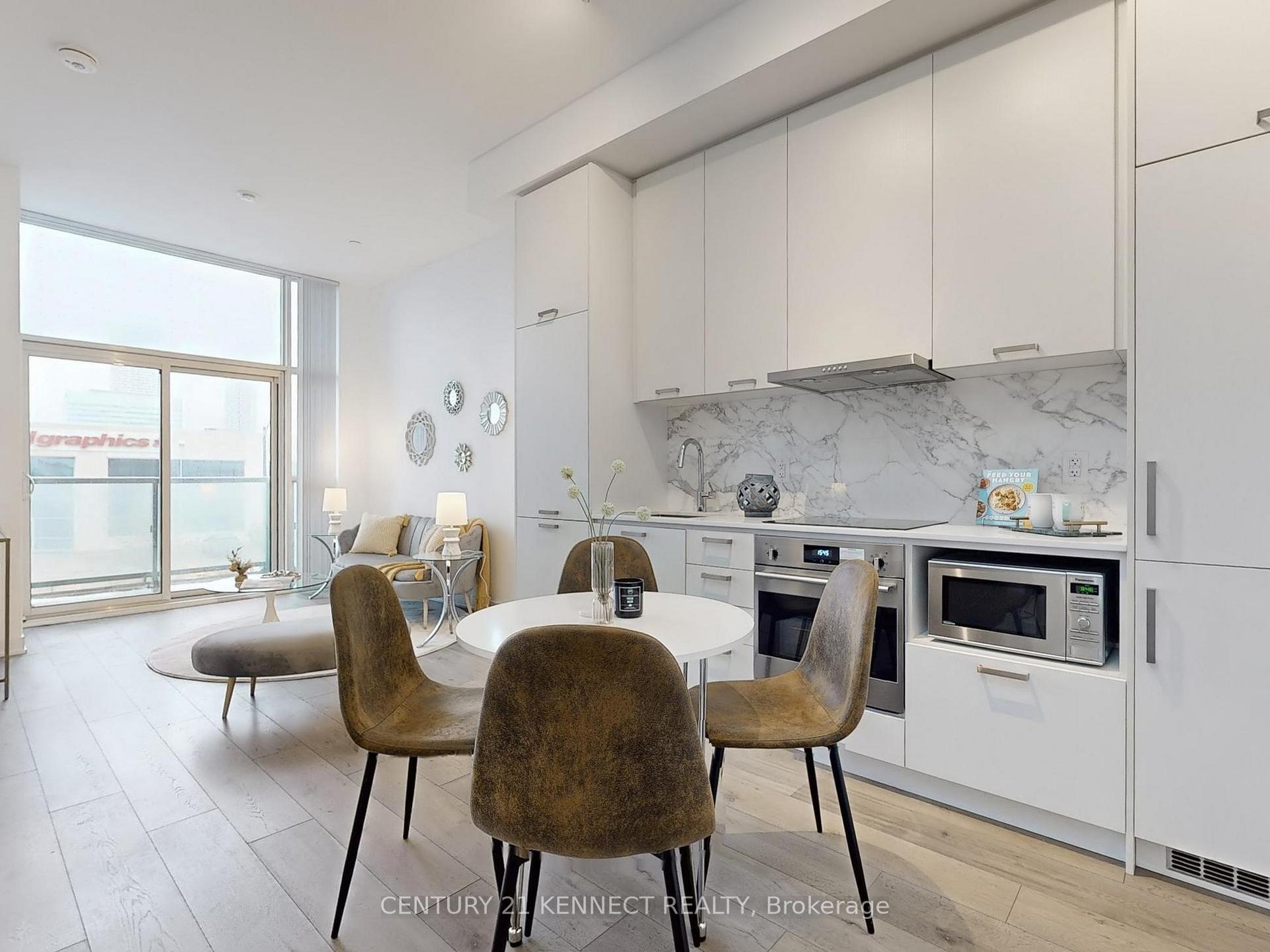 Photo 17 of Unit 215, 10 Honeycrisp Crescent, Vaughan, Vaughan Corporate Centre — HOMEH