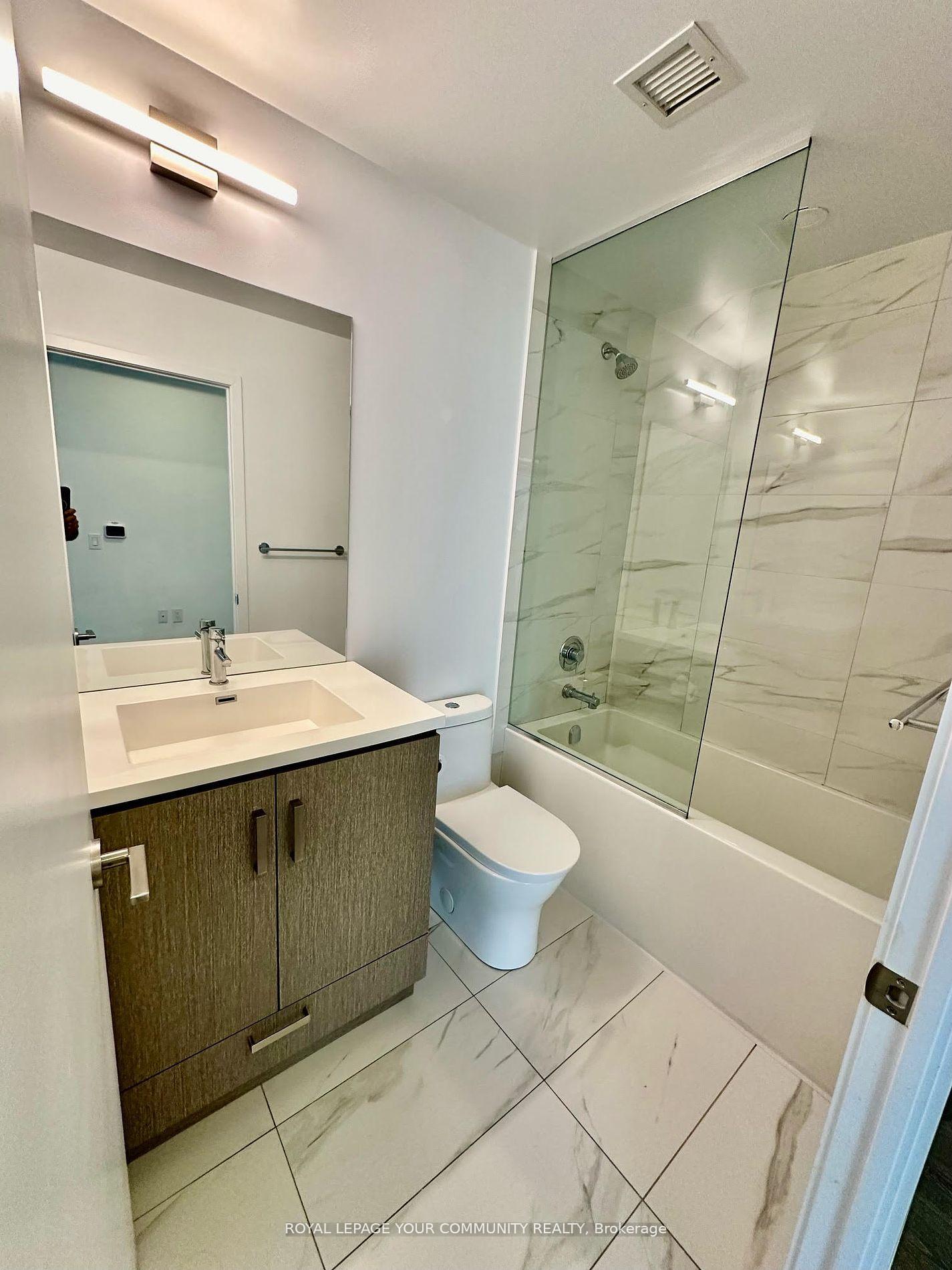 Photo 19 of Unit 1006, 38 Honeycrisp Crescent, Vaughan, Vaughan Corporate Centre — HOMEH