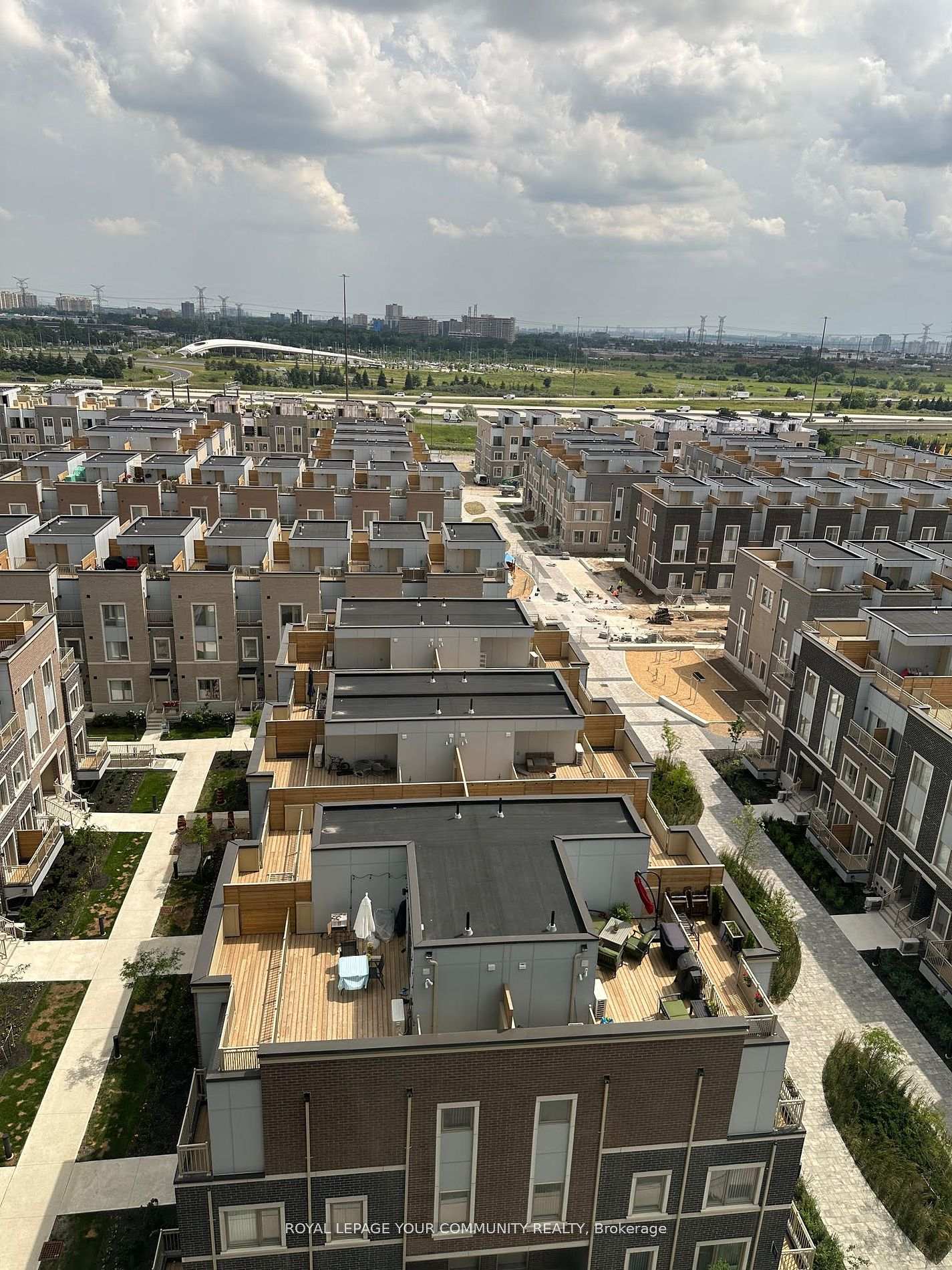 Photo 29 of Unit 1006, 38 Honeycrisp Crescent, Vaughan, Vaughan Corporate Centre — HOMEH