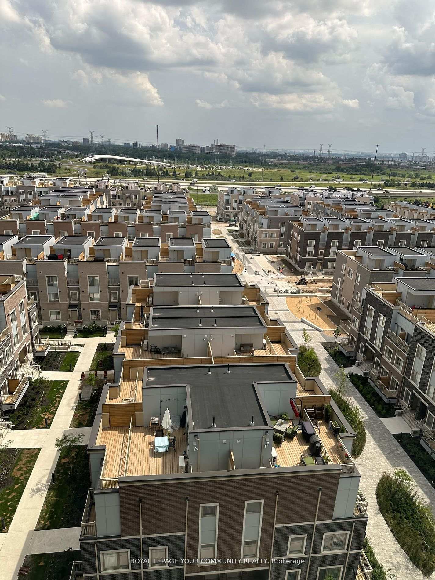 Photo 43 of Unit 1006, 38 Honeycrisp Crescent, Vaughan, Vaughan Corporate Centre — HOMEH
