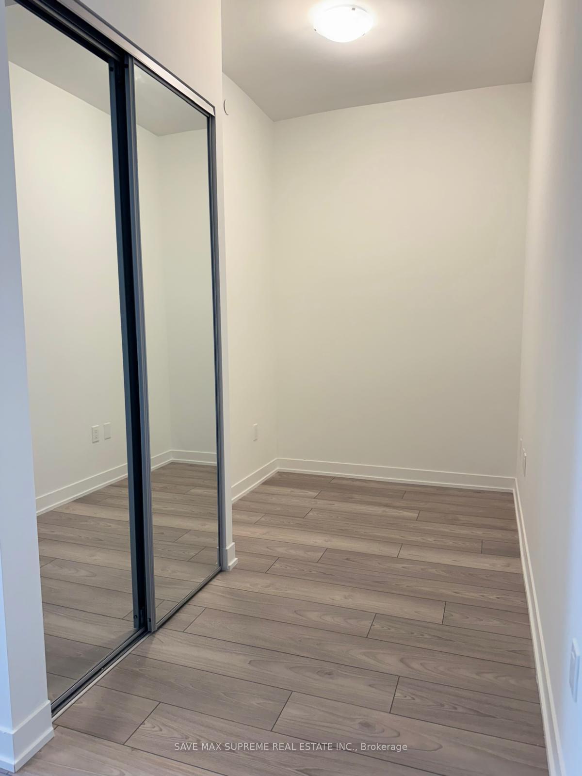 Photo 3 of Unit 1407, 474 Caldari Road E, Vaughan, Concord — HOMEH