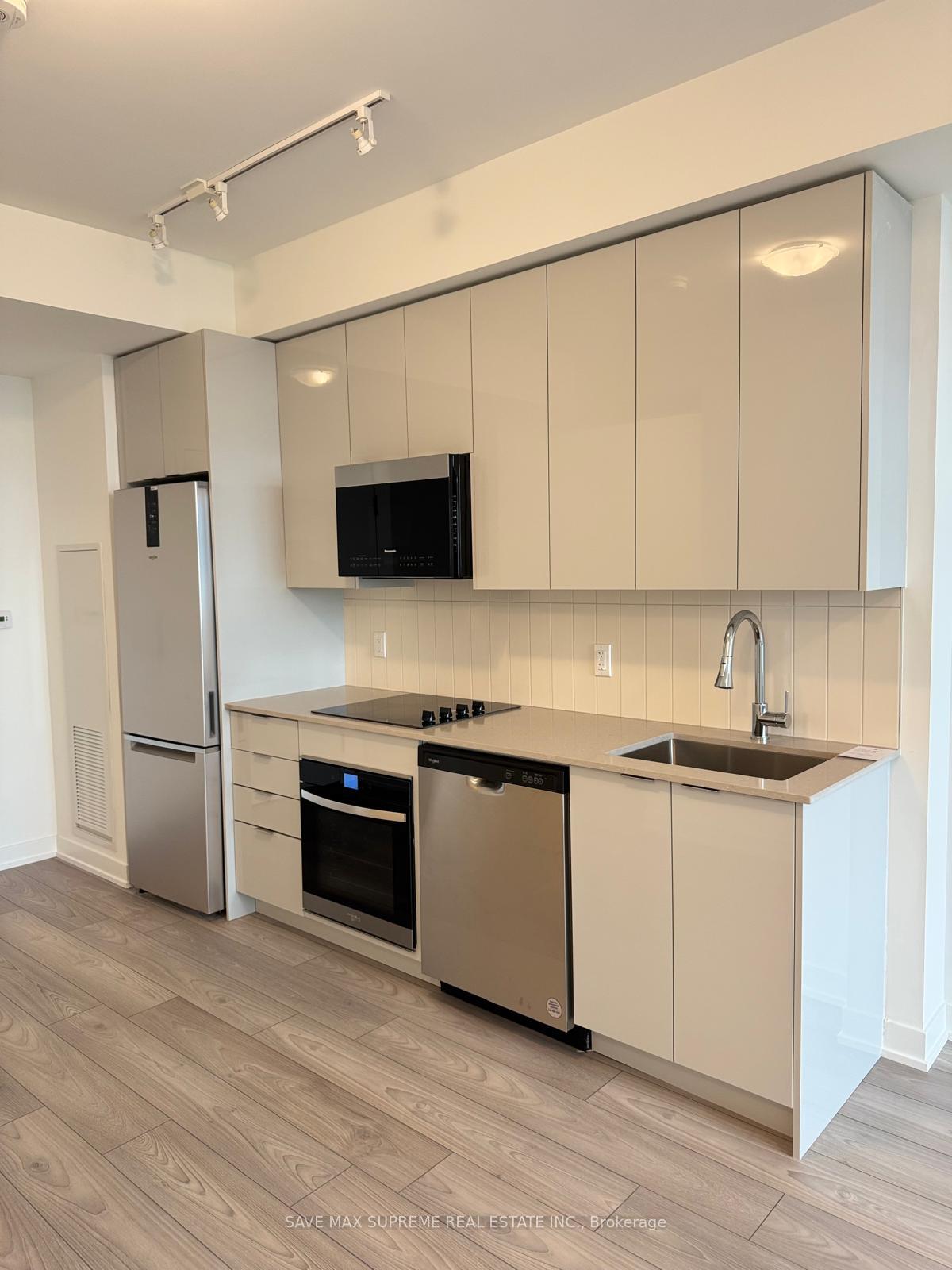 Photo 8 of Unit 1407, 474 Caldari Road E, Vaughan, Concord — HOMEH
