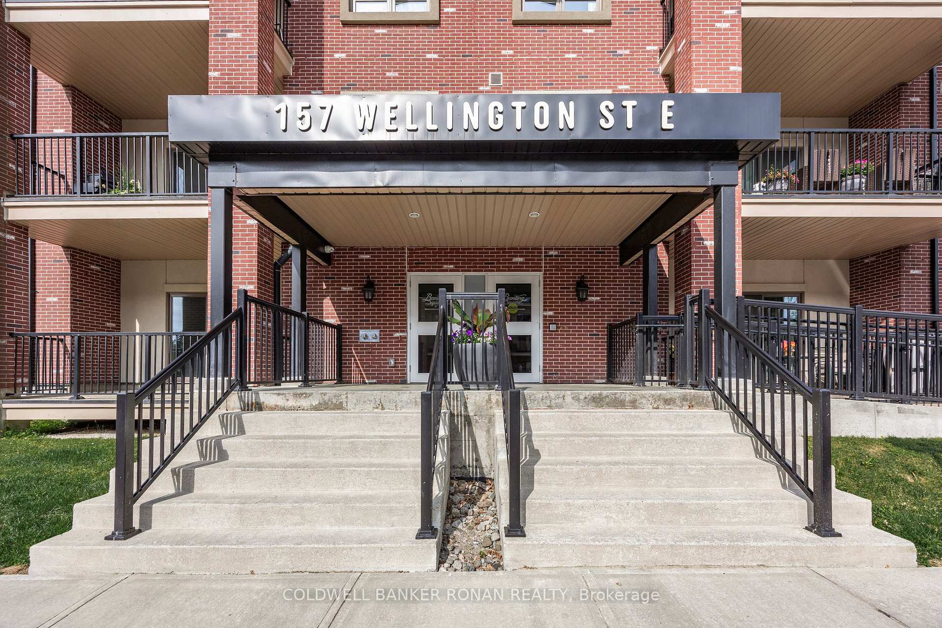 Photo 4 of Unit 210, 157 Wellington Street E, New Tecumseth, Alliston — HOMEH